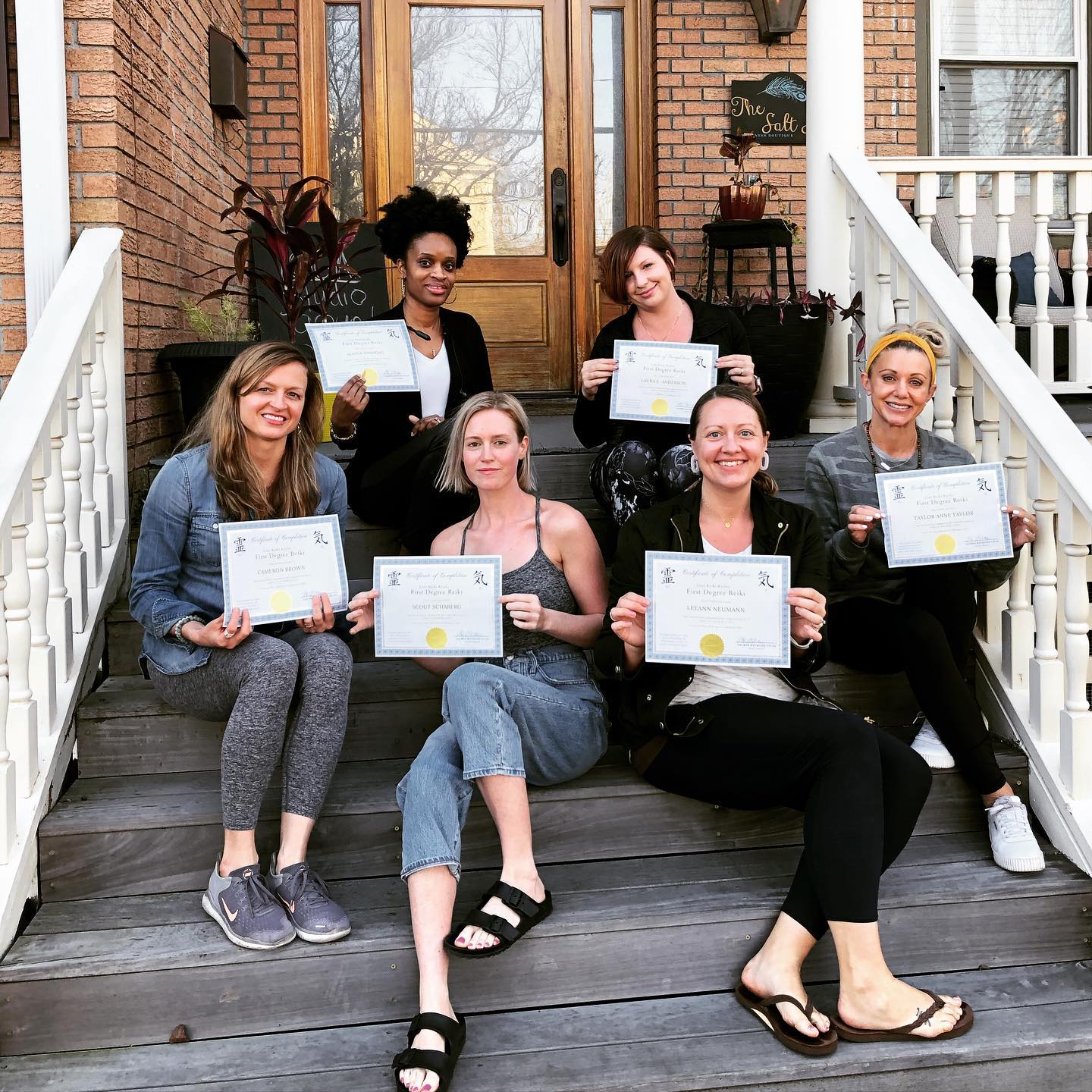 It was no coincidence that these 6 lovely light warriors came together this weekend to share in the Reiki energies and complete their Usui Reiki Level 1 training ๐๐๐ The Reiki energy supported us to do the deep work and the Full moon in Virgo showered us with her divine feminine light to assist in releasing what no longer served us ๐ Congratulations, I am so honored to be a part of this journey with each of you. Thank you for sharing your vulnerabilities, hearts and souls this weekend ๐ Keep shining your beautiful inner light, big and bright like the full moon ๐ โจ
.
.
.
#reiki #reikitraining #reiki1 #reikilevel1 #reikihealing #reikimaster #charlestonreiki #chsreiki #lightworker #lightworkersofinstagram #chakrahealing #vibrationalhealing #attitudeofgratitude #energyiseverything #energyhealing #happyandhealthy #greatestgifts #reikisislove