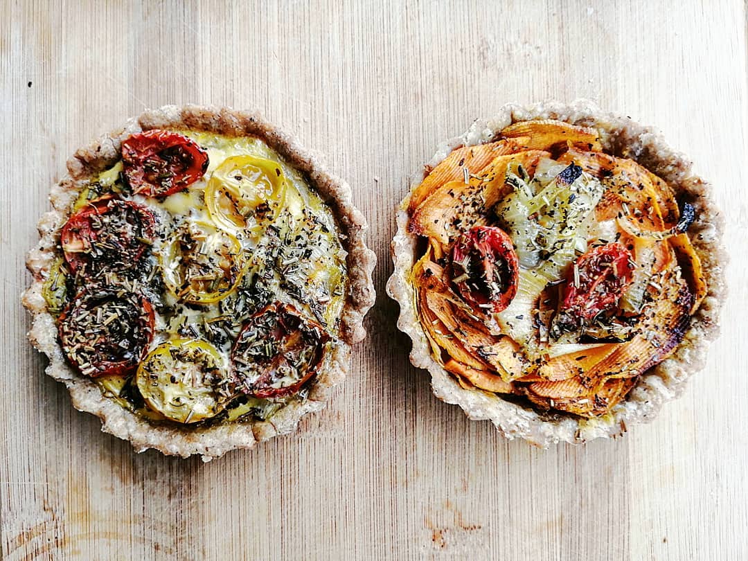 Herby Cherry Tomato // Sweet Potato & Onion Tarts 🍅🧅🍠with a lovely crunchy buckwheat base #yumyum
Experimenting with some different pasty bases. I quite like the buckwheat base for savoury tarts. I've got some pasty dough left over so I'm thinking some buckwheat crackers!
#savourytarts #pastry #experimenting