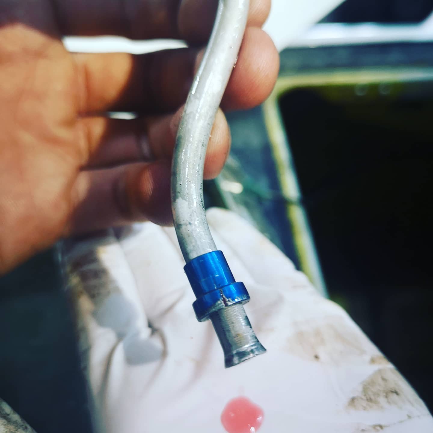 Noticed a couple a drops of hydraulic fluid in a float compartment.
Closer 👓 inspection shows a crack on the sleeve and a pinhole. New line and we're back in business! 😎
#avgeek #aircraft #cny3kids #aviationgeek #aviationlovers #instaaviation #aviation #avgeeks #airplanes #aviationphotography #aviationporn #aviationdaily #instagramaviation #planespotting #technician #maintenance #safety #aircraftmechanic #aviation #aircraftmaintenance #canadianaviation #aircraftengineer