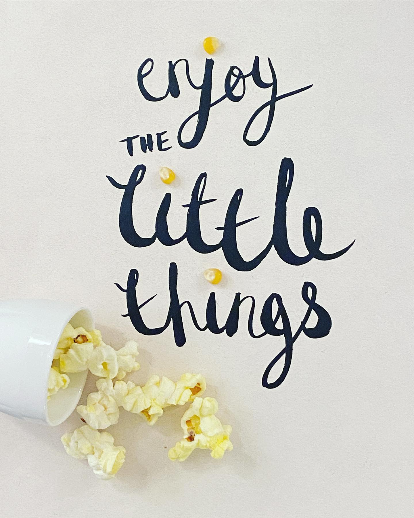 Goood lørdag! Husk å nyte de små øyeblikkene🍿☀️
#moments #enjoylife #popcorn #popcornlover #life #popcorncompagniet