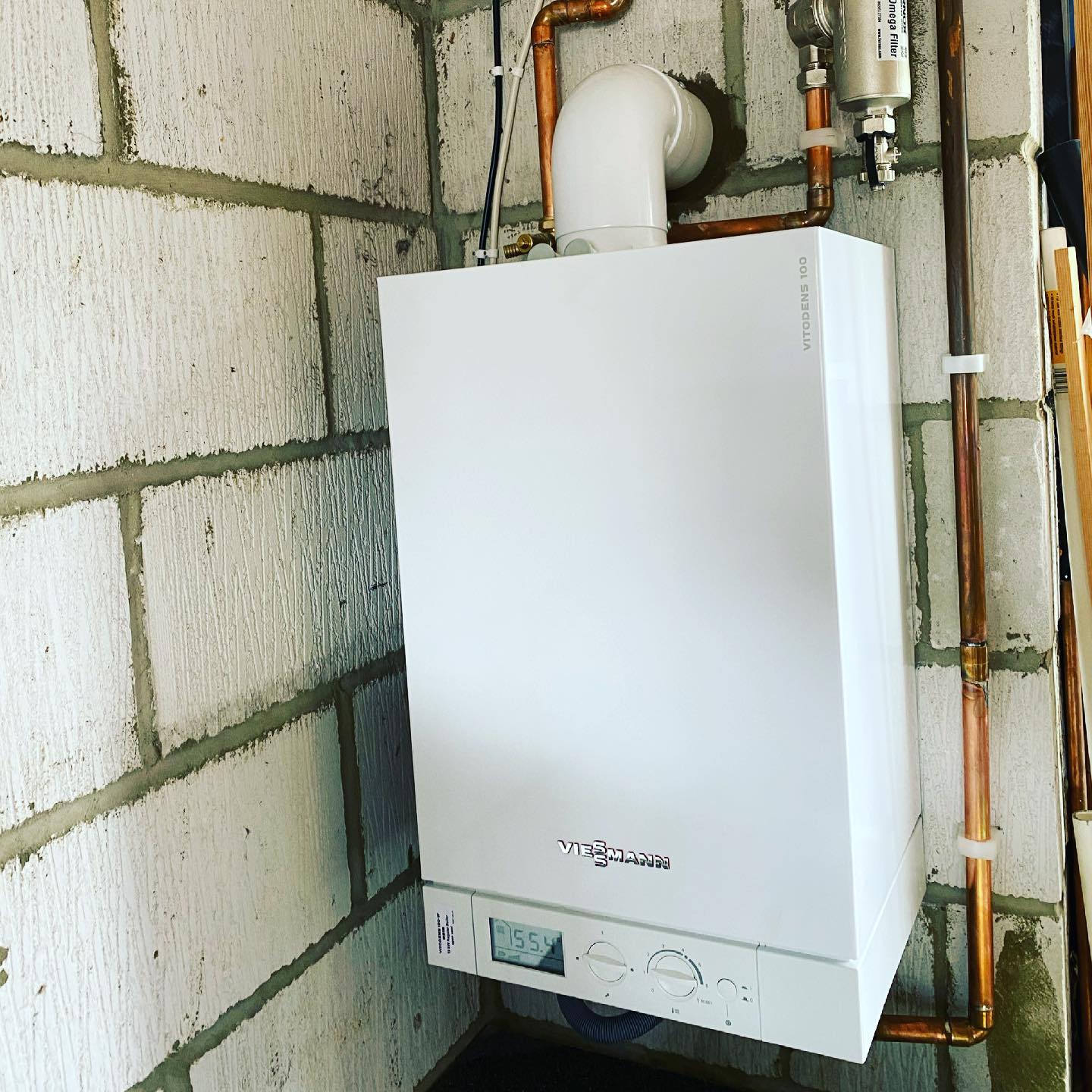 Stembridge Plumbing and Heating Instagram
Out with the old and in with the new! #viessmannboiler. Contact us today for a quote to install a replacement boiler in your home.
👉Follow @stembridgeplumbing 👋
👉Follow @stembridgeplumbing 👋
❤️Double tap❤️
❤️Double tap❤️
____________________________________
👉 Follow @stembridgeplumbing
👉 Follow @stembridgeplumbing
👉 Follow @stembridgeplumbing
____________________________________
👥 Tag a Friend
🛎 Turn on Post Notifications
👨💻 Save to Look at Later
____________________________________
#plumber #heatingengineer #heating #gas #gasengineer #hotwater #radiator #boiler #service #boilerservice #local #angmering #rustington #eastpreston #arundel #chichester #bognorregis #bathroom #bathroominstallation #gasman #viessmann #12yearwarranty #fernox