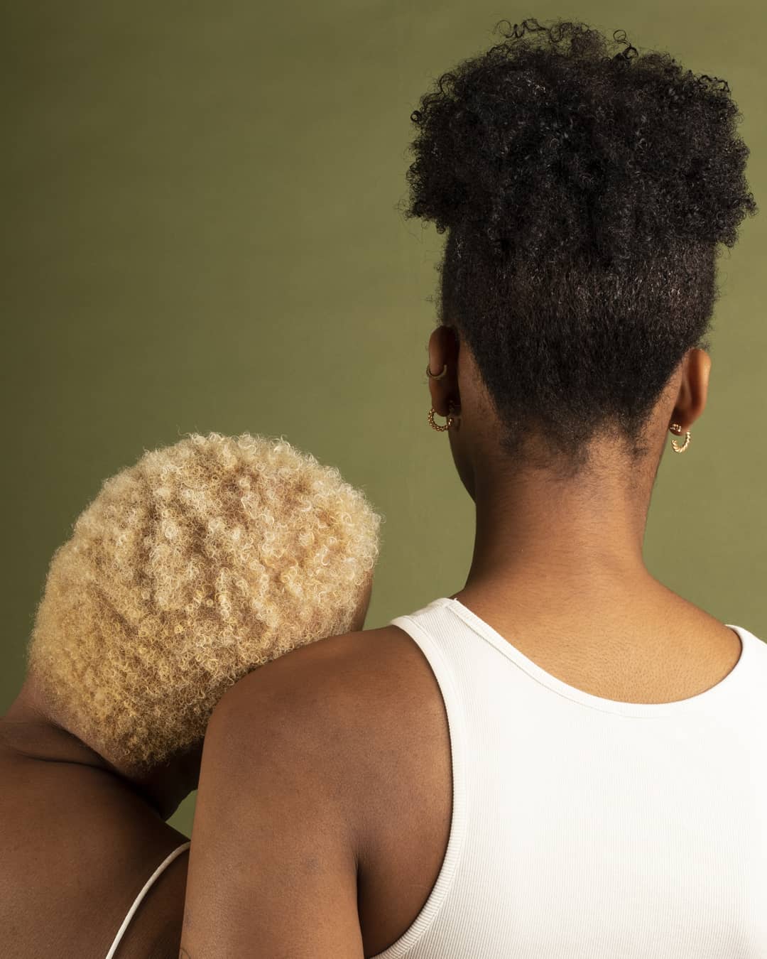 i had the pleasure of helping bring @thecurltalkproject 's vision to life + i absolutely love how these images came out.
@thecurltalkproject is all about championing women with kinks + curls whilst sharing the stories they have to tell.
having struggled with accepting my natural hair myself, it was so heartwarming capturing these beautiful ladies loving, embracing + showing off their beautiful crowns.
make sure to follow @thecurltalkproject to see the rest of the photos + video from the series.
photographer: @cocoshawvisuals
mua: @valentine.thouymua
video: @braidefilms
location: @renaissance_studios_