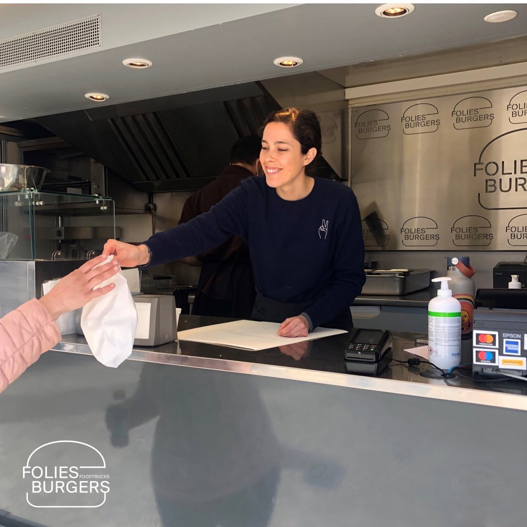 #goodvibes
.
.
.
Sofia a la caisse au 📍Biopôle le mercredi et au montage le vendredi au #cellierprovino (des que ça réouvre....)
.
.
.
#swissmade🇨🇭 #local #vaud #lausanne #nyon #morges #lausanneatable #foodporn #burgers #foliesburgers