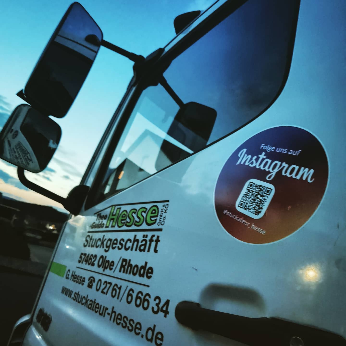 Hingucker ☝️ #neueaufkleber #handwerkrockt
#TheoundGuidoHesse #StuckgeschäftHesse #olpe #DeinStuckateurInOlpe #stuckateur #verputzer #gipser #außenputz #innenputz #stuck #WeilIhrHausUnsWichtigIst #wirgebenIhremHauseinGesicht #handwerk #teamarbeit