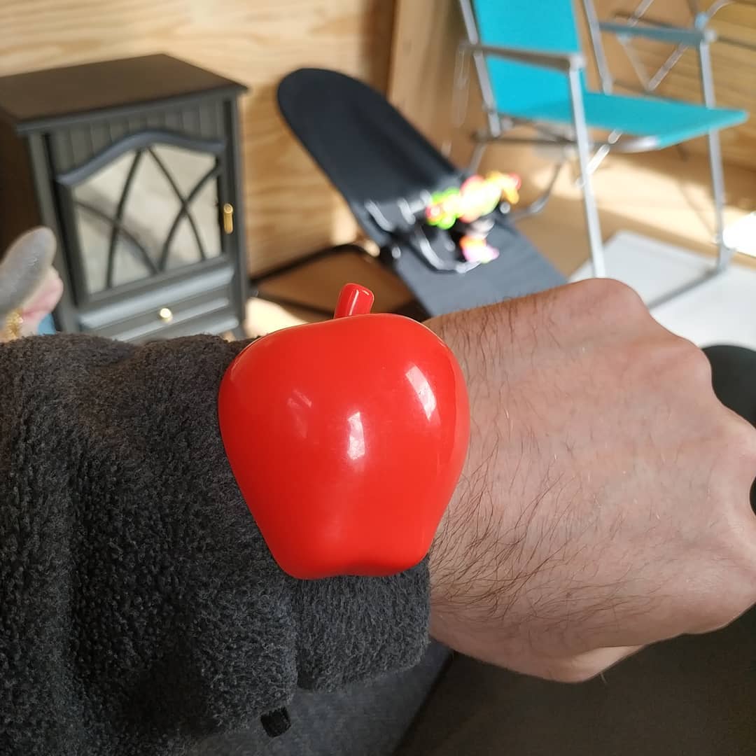 Got a new #applewatch. I think this means I've made it.
.
#TechInfluencer #LivingTheDream #HumbleBrag #MadeIt #MadeMan #EarlyAdopter #NooneHasEverMadeThisJokeBefore #DefinitelyAGenius