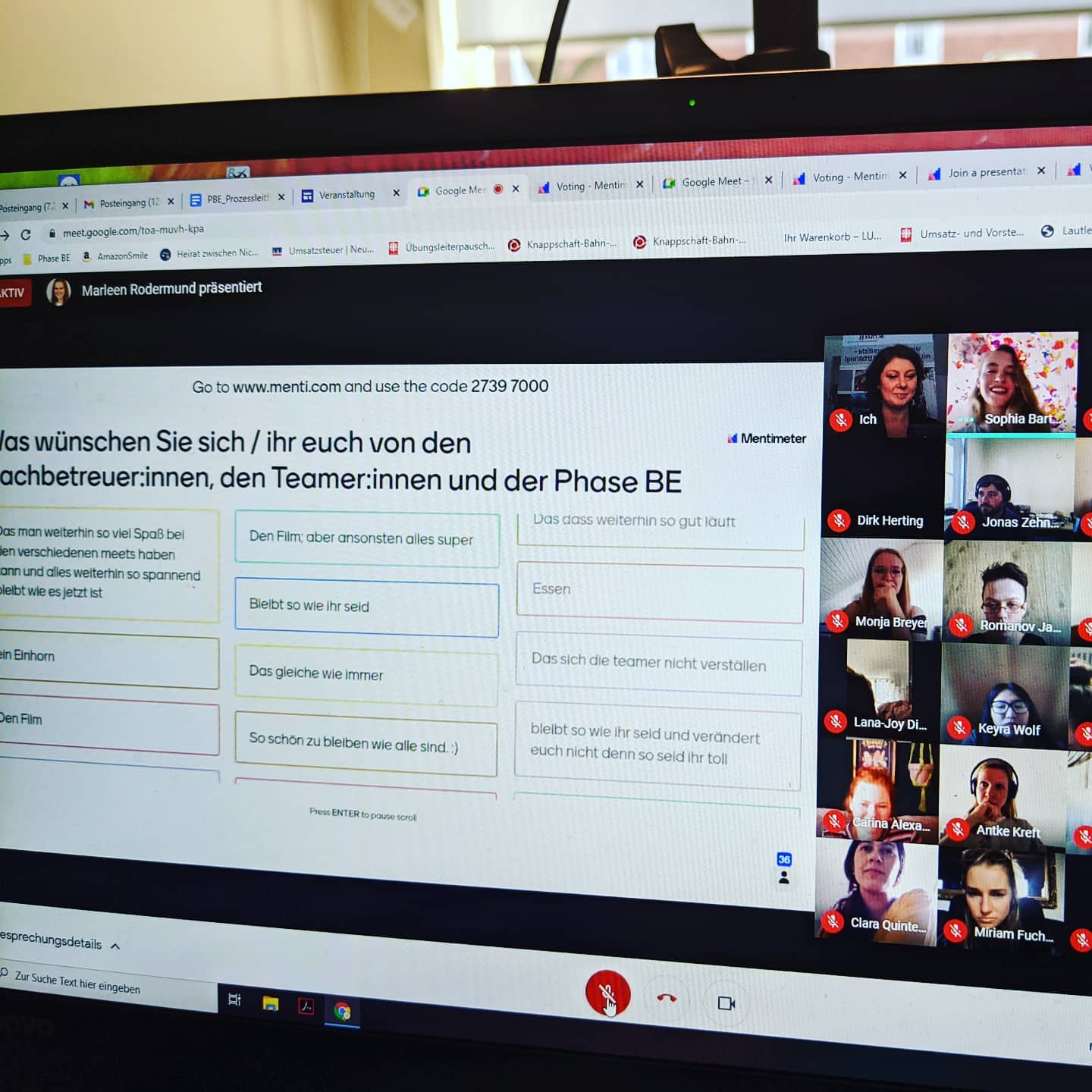 Wir sind begeistert!
Herzlichen Glückwunsch an alle Jugendlichen!
Großer Dank an unser Backoffice und unsere tollen Teamer:innen überall!
#tollesteam #phasebe #zertifikat #verleihung #digital #premiere #dankbar #jugendliche #wirksamkeit #sommerakademie #berufsorientierung