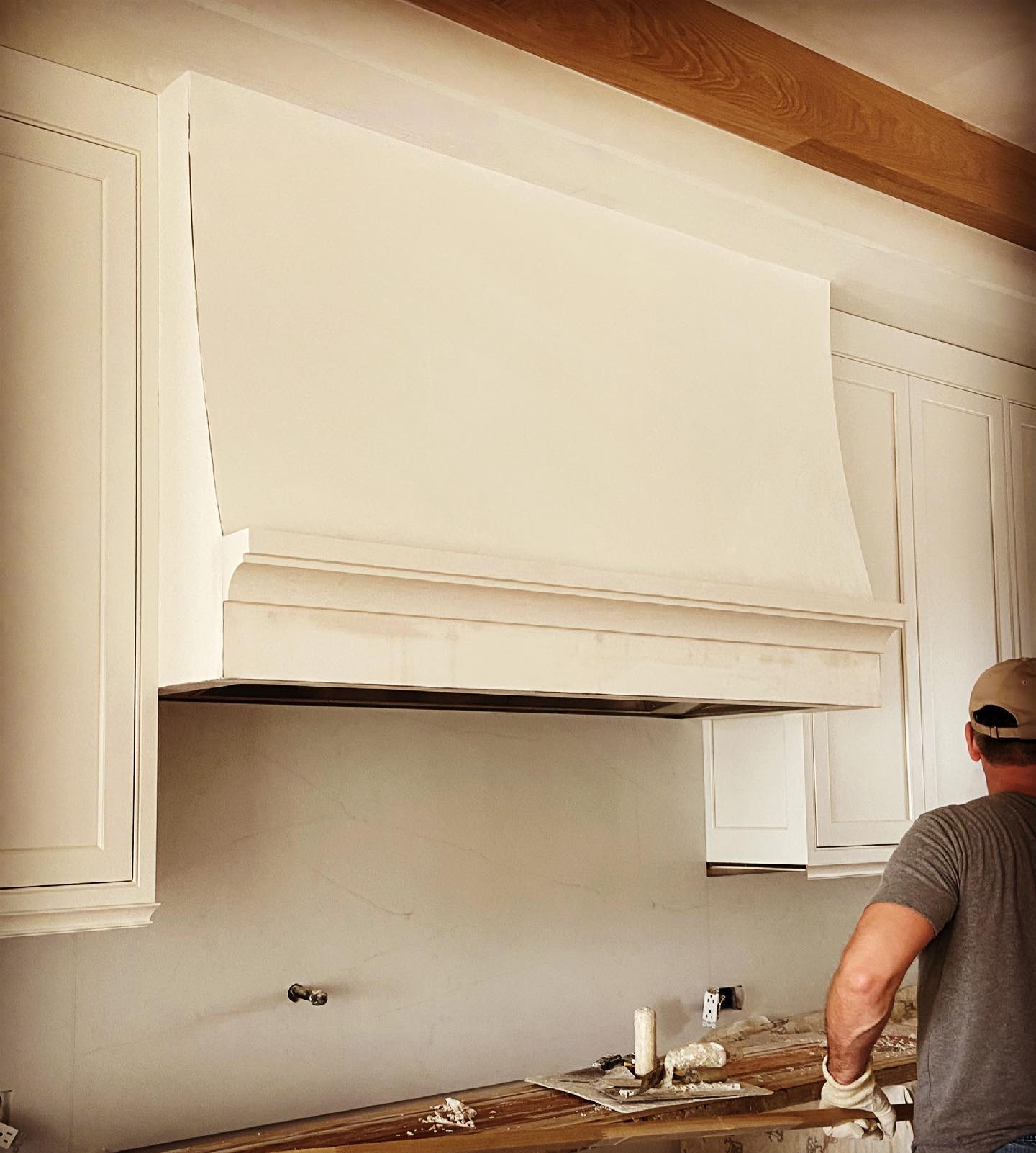 An Old World touch with plaster.
#authenticarchitecture