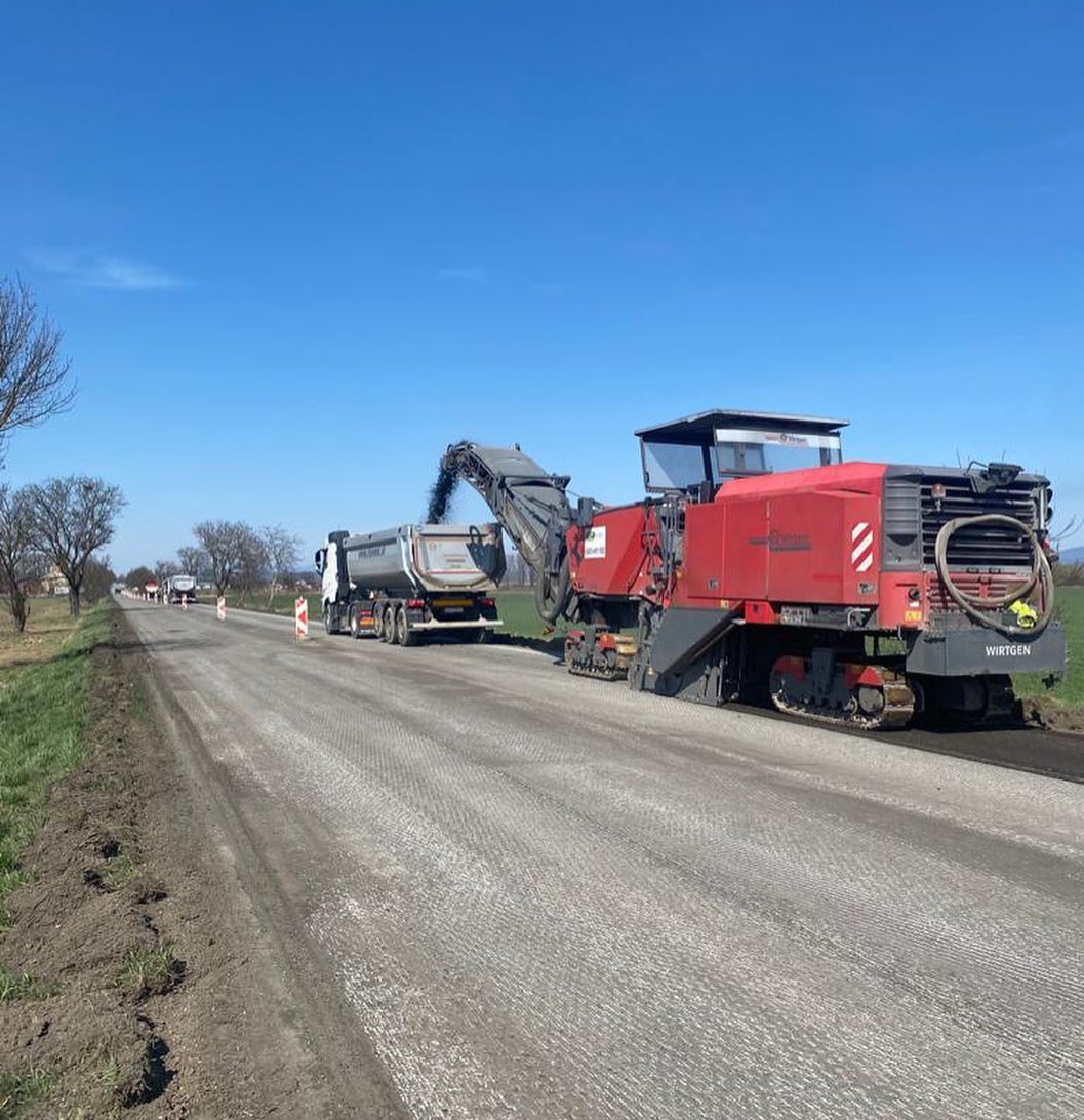 Via-cesty s.r.o. #viacesty #wirtgen #w210 #w210xp #w250 #200 #w200i #w100 #w100cfi #w1200 #w120 #w2200 #2100 w500 #coldmilling #machine #coldmillingmachine #freza #cestnafreza #cestnifreza #viafrez #frezovanie #cesty #slovakia #wirtgengroup #machines