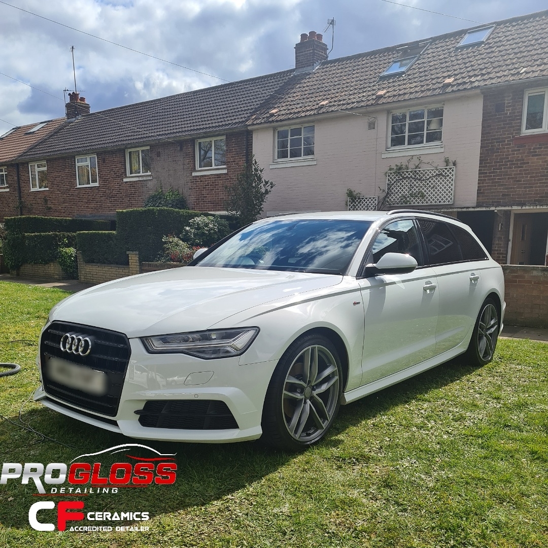 Enhancement detail on this lovely #audia4avant, hard to make white pop, but we did it 👌🏻👌🏻👌🏻
#cfcaccredited #coatingfarm
📆 Book today
📞 07511041762
📧 Info@proglossdetailing.co.uk
💻 Www.proglossdetailing.co.uk