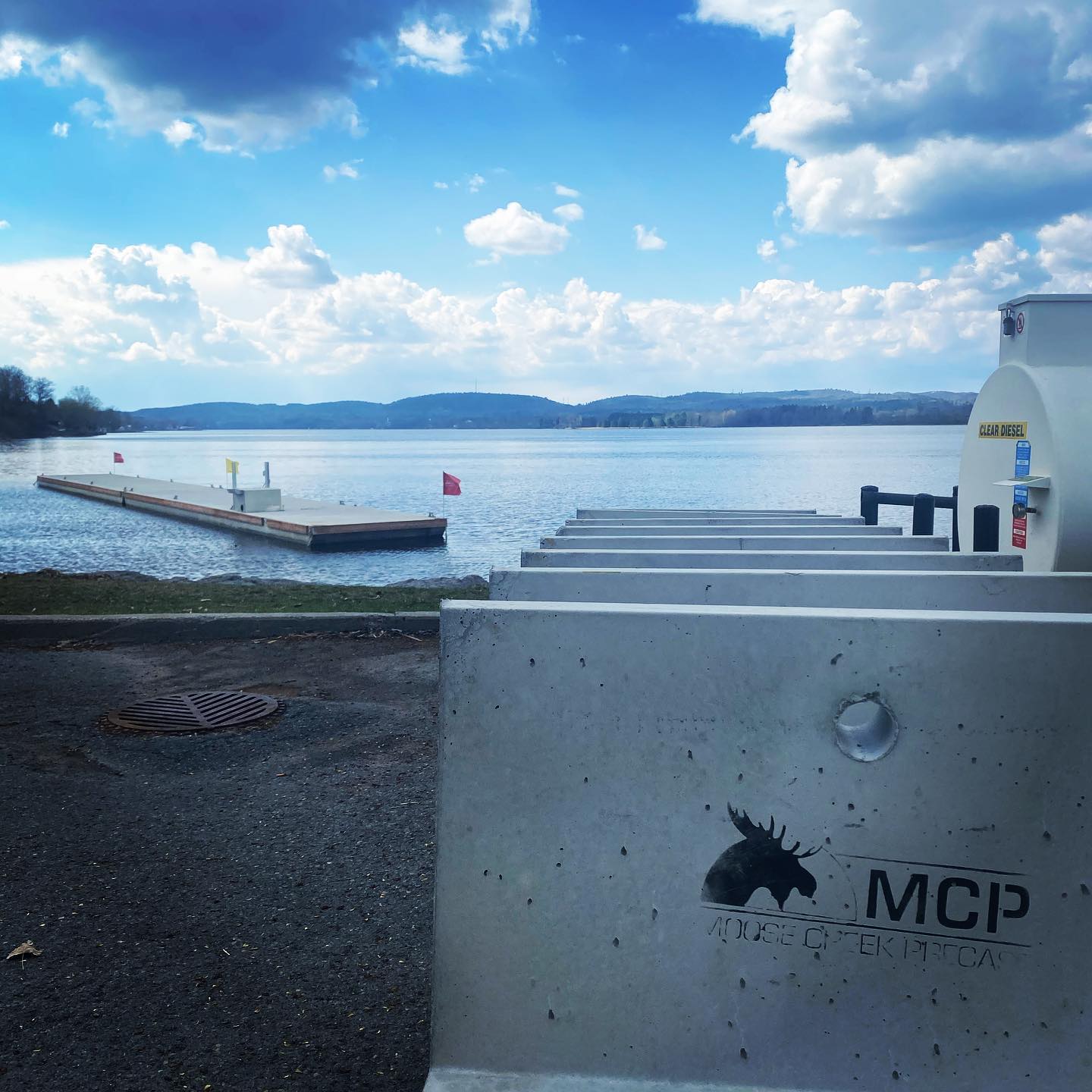 Delivering on the beautiful Ottawa river today!
#MCP #moosecreekcementproducts #barriers #precast #concrete #canadianmade #precastproud #ottawa