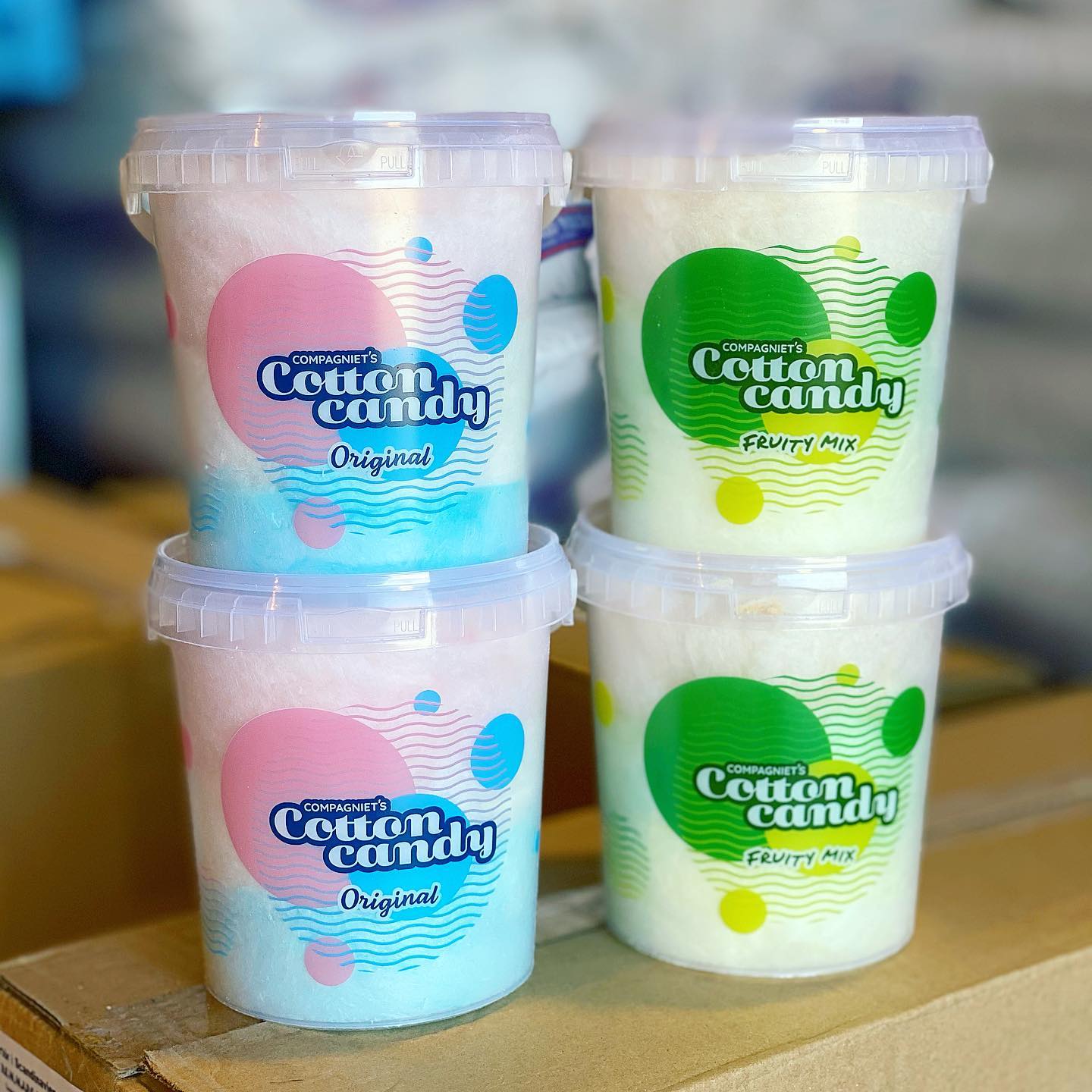 Nyhet! Compagniet’s Cotton Candy - vår helt nye serie med sukkerspinn 😍 Finnes i to friske varianter!
#fruity #cottoncandy #original #sukkerspinn #nyhet #popcorncompagniet