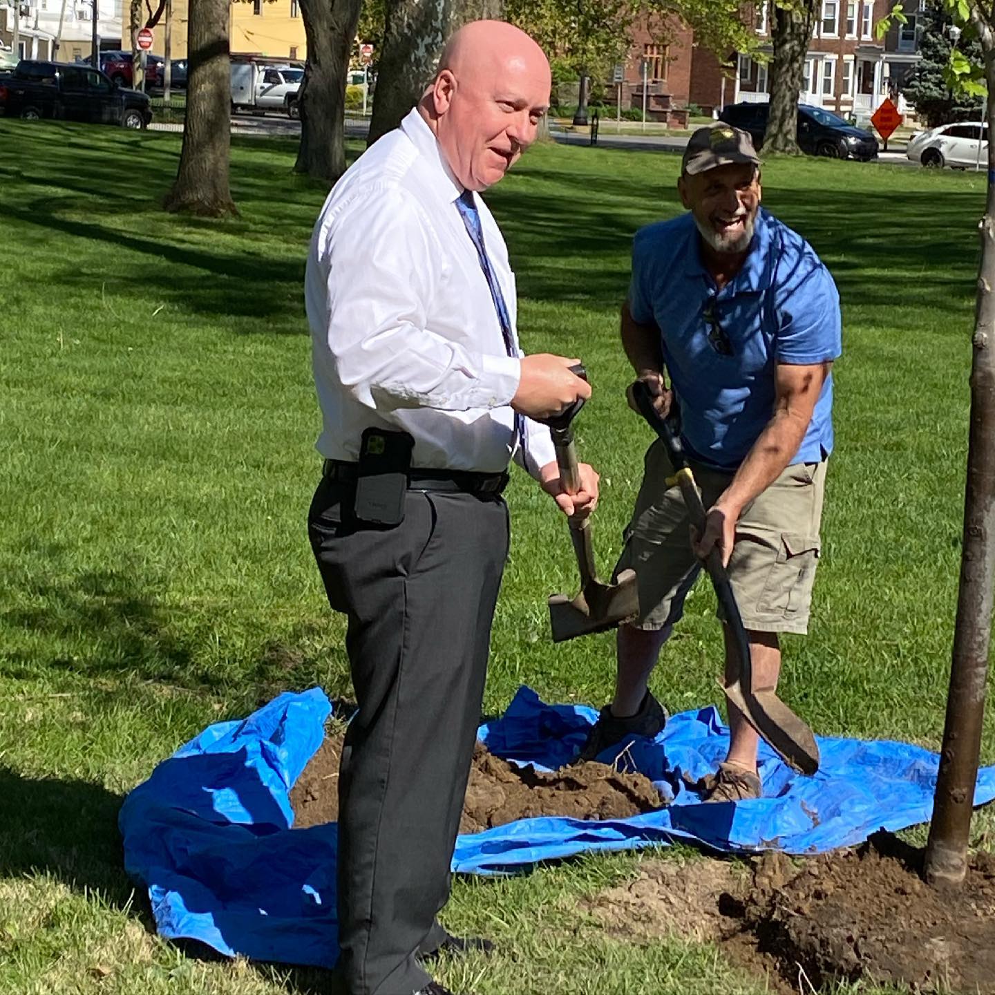 Happy Arbor Day! Thank you to @crawfordsvillemainstreet for the beautiful additions to our arboretum! Today we planted a Valley Forge Elm and an American Hornbeam.
The Hornbeam was dedicated to Don Bickel. We were honored to have one of his sons present today for the dedication. While the new Elm replaces our old Elm that was recently removed due to disease.
#uniquelymoco #crawfordsvilleindiana #laneplace #historicalsociety #arboretum #greenspace #arborday