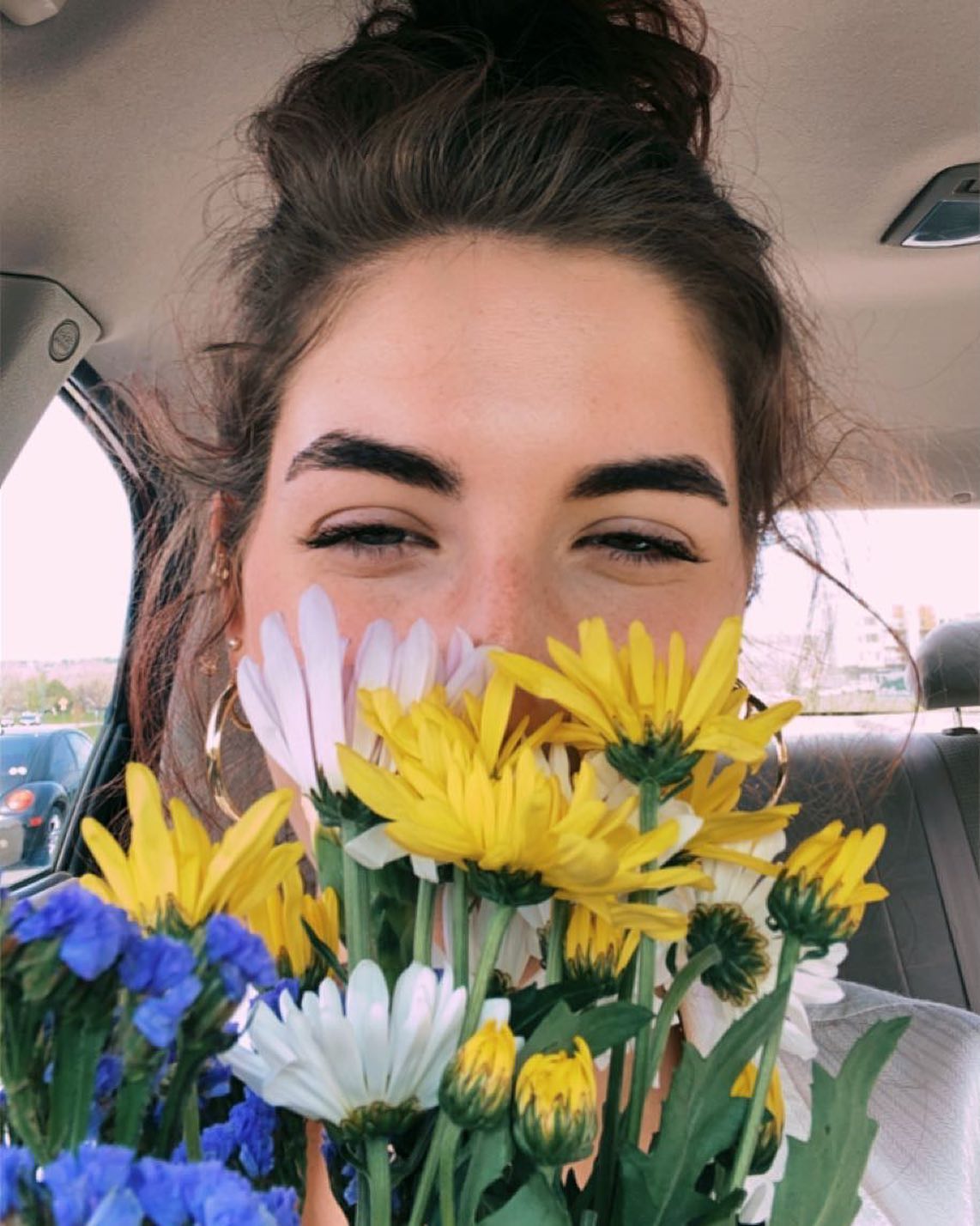 May Day 🌸 #lighting #photography #flowers #model #wannabemodel