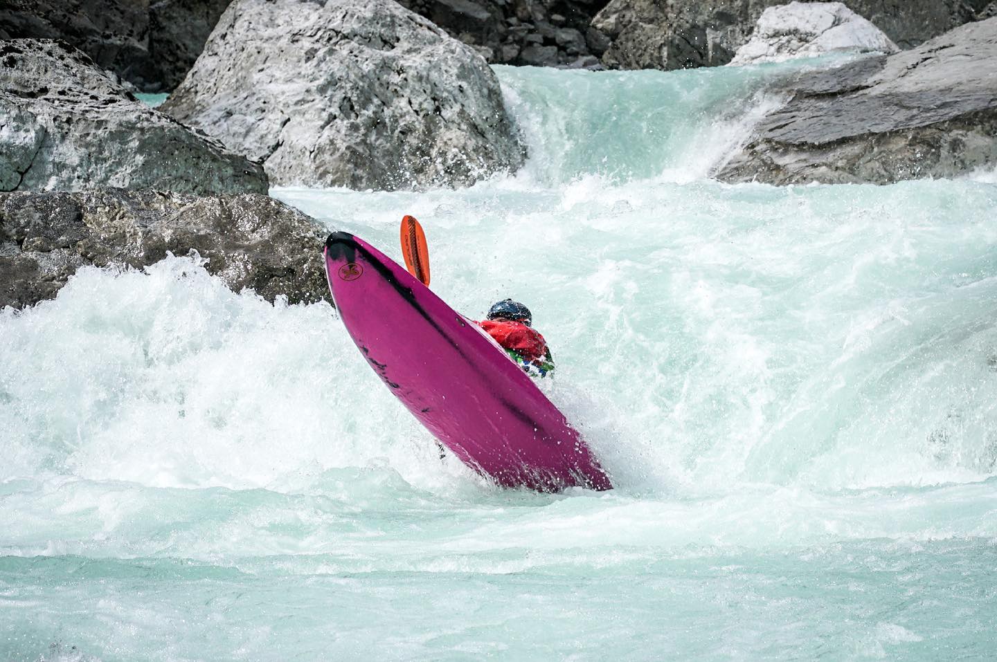 Springtime in Kobarid is simply awesome. Warmer weather, high river flow, blooming trees and flowers, and - this year- a chance to test ride a new enduro paddle by @ophion_paddles! Good stuff you make there, @sasa_rejec!
We’re hoping to have more visitors able to come soon as we’d love to share the joy we experience on the #sočariver with you! See you in the future at @kampkoren 🤞