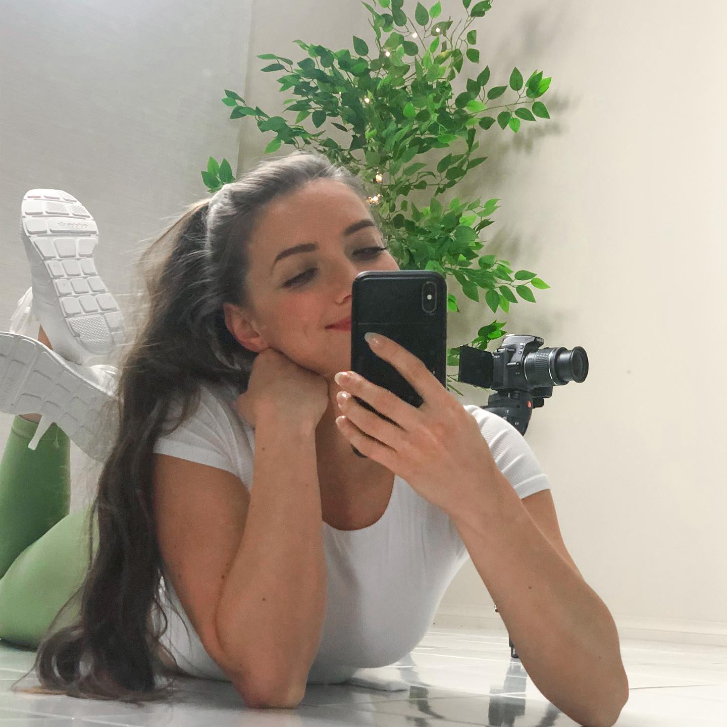 Update: Sorry guys I have been slacking on workout uploads this week due to the @phlurt launch... BUT! You can expect some great workouts next week... some of your favourites! I just finished recording one ☺️
Also new schedule was posted yesterday! Stay active and keep up the good work 💕🥰
#homeworkouts #training #stayactive #youtubeworkout #seamlessleggings #phlurt #noequipmentworkout #workoutvideos #stayhealthy