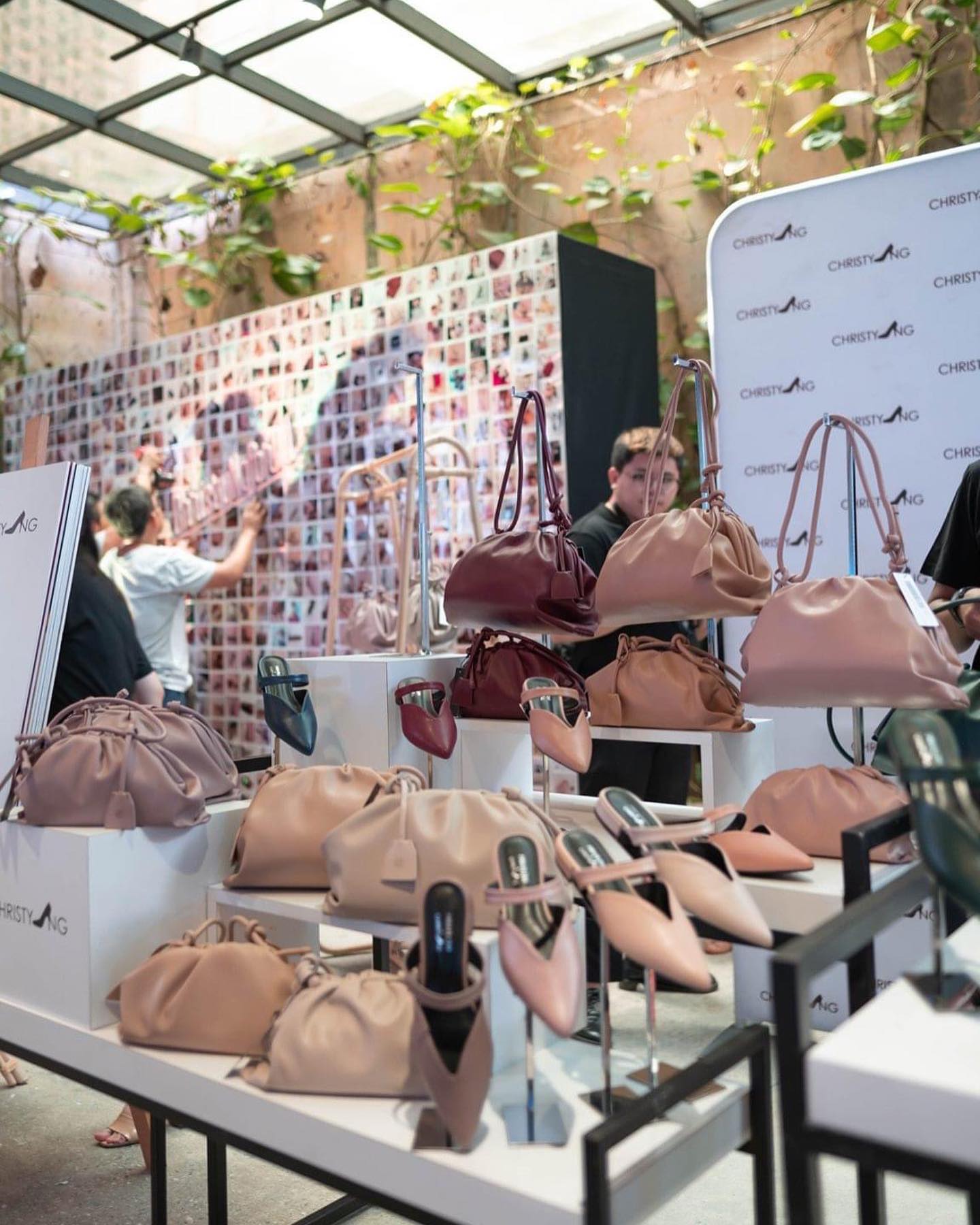 Reminiscing the excitement of running events before the pandemic where we need not to worry about virus. Throw back one of the past event that close to our heart - the grand launch of collection by Mira Filzah x Christy Ng on year 2020.ā£ā£
ā£ā£
Congrats to our best friend @christyngshoes on the recent opening of her 8th store at Setia City Mall. While waiting for things to get better, you can still stay home and shop their beautiful shoes & bag collections on their online store