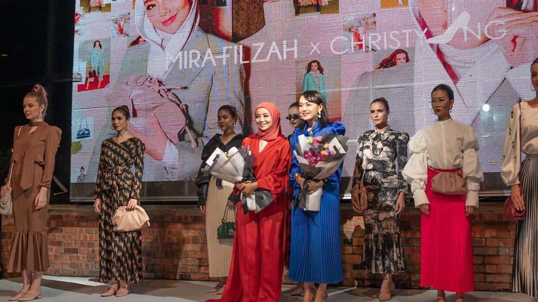 Reminiscing the excitement of running events before the pandemic where we need not to worry about virus. Throw back one of the past event that close to our heart - the grand launch of collection by Mira Filzah x Christy Ng on year 2020.ā£ā£
ā£ā£
Congrats to our best friend christyngshoes on the recent opening of her 8th store at Setia City Mall. While waiting for things to get better, you can still stay home and shop their beautiful shoes & bag collections on their online store šš šā£ā£
ā£ā£
⨠@mfmirafilzah @christyngshoes