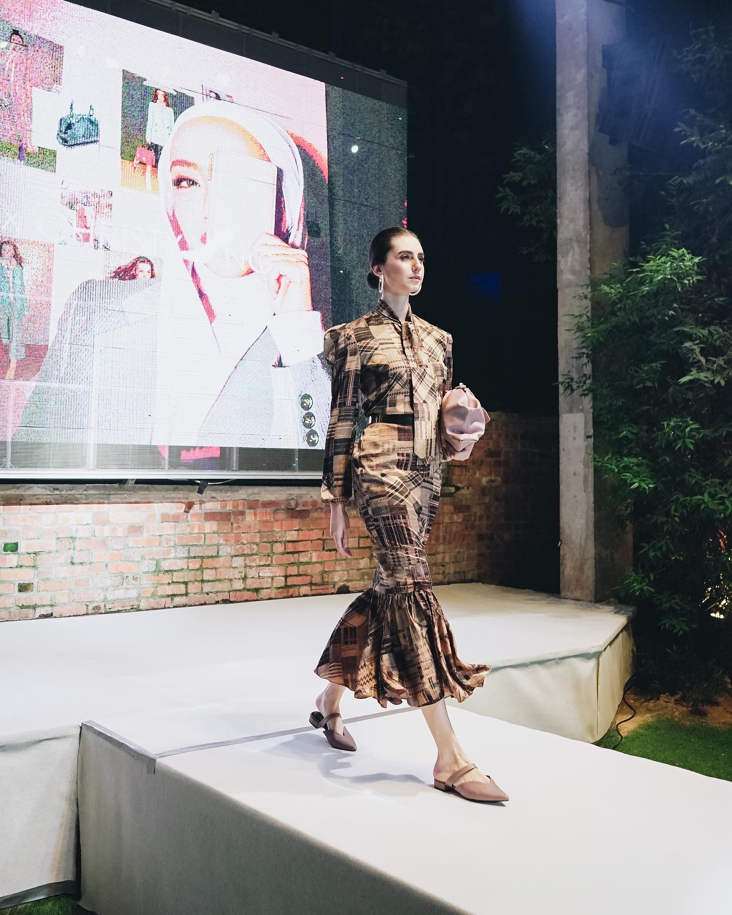 Reminiscing the excitement of running events before the pandemic where we need not to worry about virus. Throw back one of the past event that close to our heart - the grand launch of collection by Mira Filzah x Christy Ng on year 2020.ā£ā£
ā£ā£
Congrats to our best friend christyngshoes on the recent opening of her 8th store at Setia City Mall. While waiting for things to get better, you can still stay home and shop their beautiful shoes & bag collections on their online store šš šā£ā£
ā£ā£
*Fashion Show