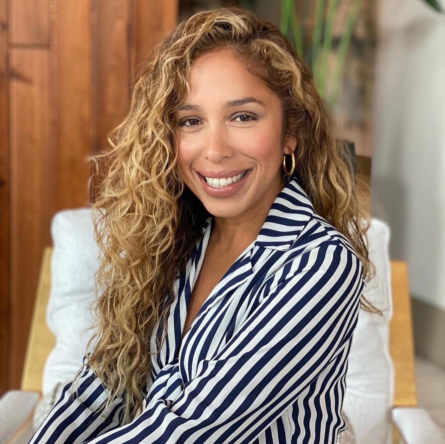 Intelligent. Talented. Beautiful.
For our #WCW today check out @jesriosart
She is the co-creator of our logo and the future PR rep @peaches.n.cream_vintage
We are so excites for what’s to #sooncum !