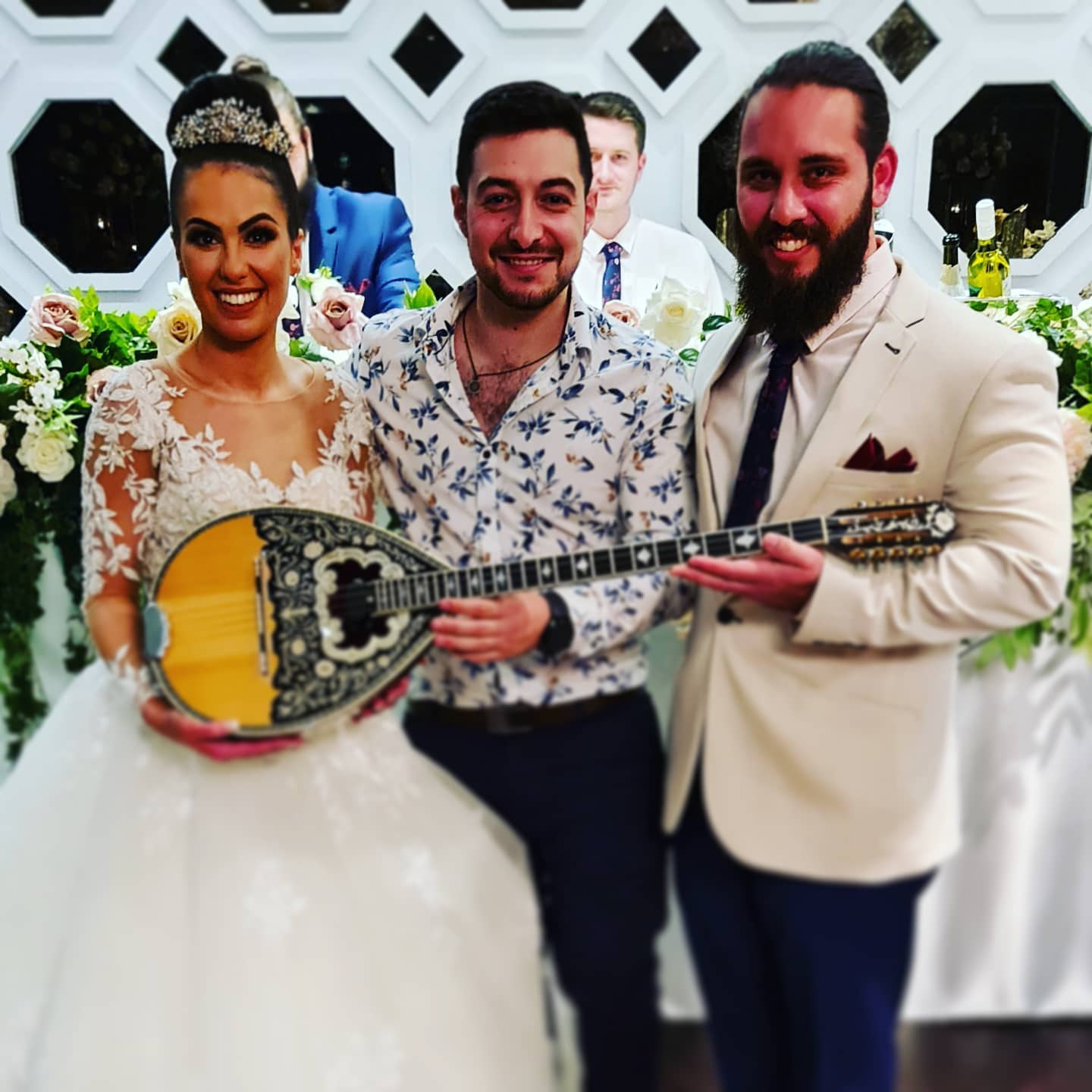🎵🎊 What an honour to perform for an old friend on her special day 🎵🎊
I wish Victoria and Mark a lifetime of happinessand love!
#greek #sydneygreek #greekwedding #wedding #greekmusic #bouzouki #greekband #bouzoukia #weddingentrance #sydneywedding #sydneymusic #greekaustralian #mybigfatgreekwedding