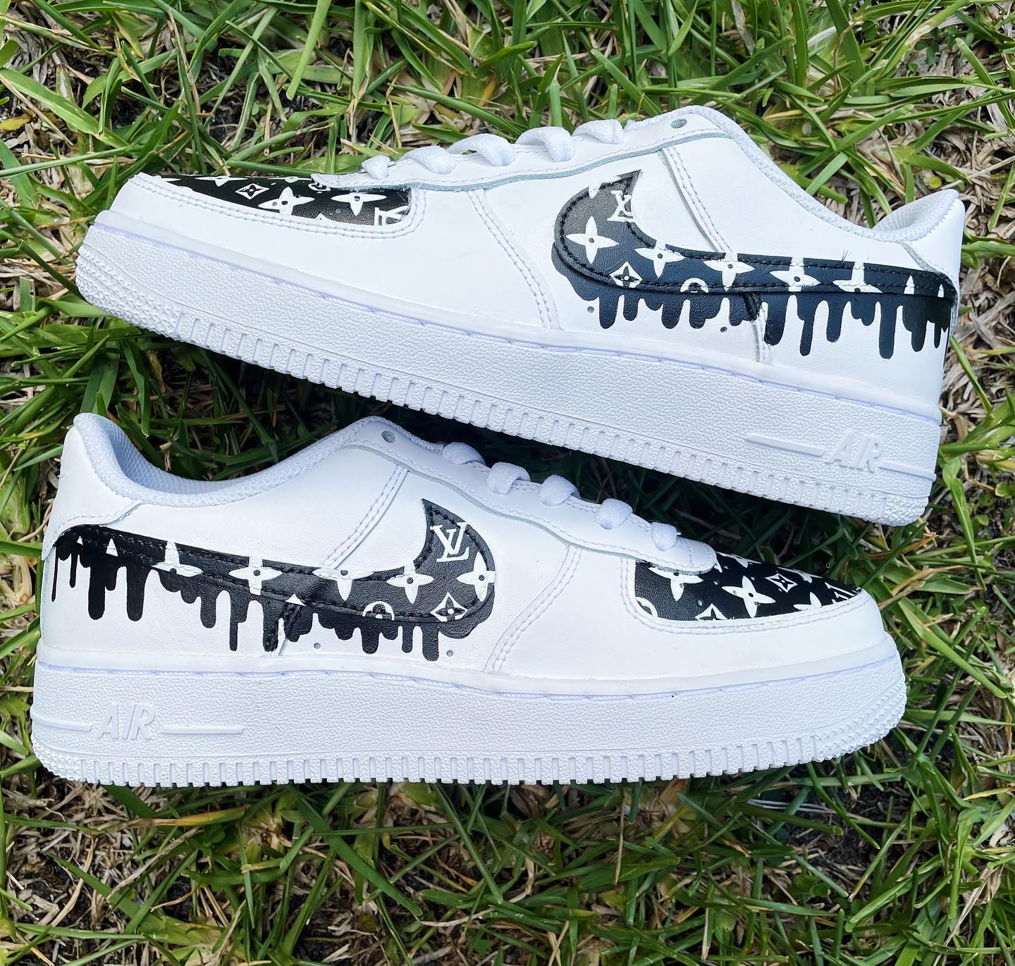 one of my fav designs🖤
-
-
-
#art #create #explorepage #customshoes #nike #artistsoninstagram #artoftheday #customs #createexplore
#artofinstagram #louisvuitton #smallbusiness #supportsmallbusiness