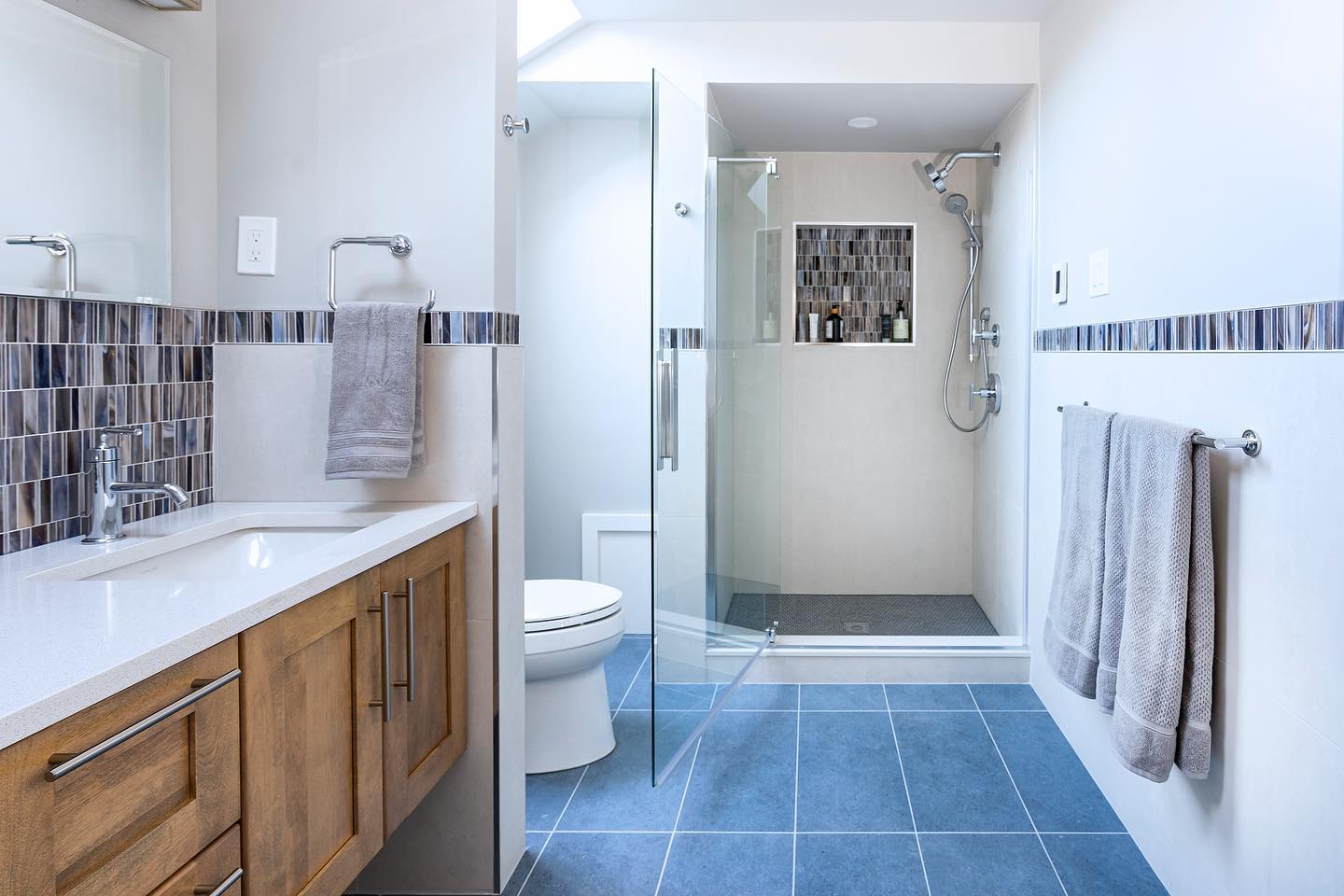 New week- fresh start.🚿 🧼 We specialize in a lot of things and bathroom renovations are on the list. Be sure to reach out if your looking to spruce up your space.
.
.
.
.
.
.
.
Photography: @lindamcmanusimages
#thebethanygroup #construction #phillycontractor #homedesign #loveyourhome #home #design #customhome #designdetails #contractor #style #smallbusinesslove #happycustomer #mainlinecontractor #luxuryhomes #sherwinwilliams #benjaminmoore #philadelphia #archdigest #montgomerycounty #loveyourhome #traditionalhome #tilestyle #pennsylvaniahomes #phillysubburbs #mainlinehome #suburbia #homestyle #bathroomreno #bathroomstyle #contemporary
