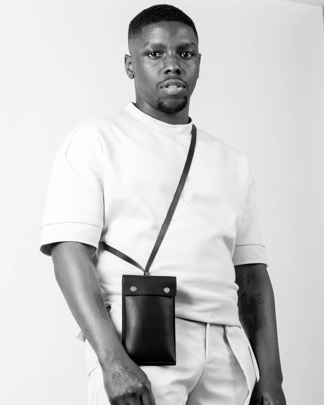 was so fun shooting these images for @realzonline with @renaissance_studios_
creative director @tamaratbc
photographer: @cocoshawvisuals
stylist: @amcmccormack
stylist assistant: @princethepotato
production assistant: @magnate_serene
location: @renaissance_studios_