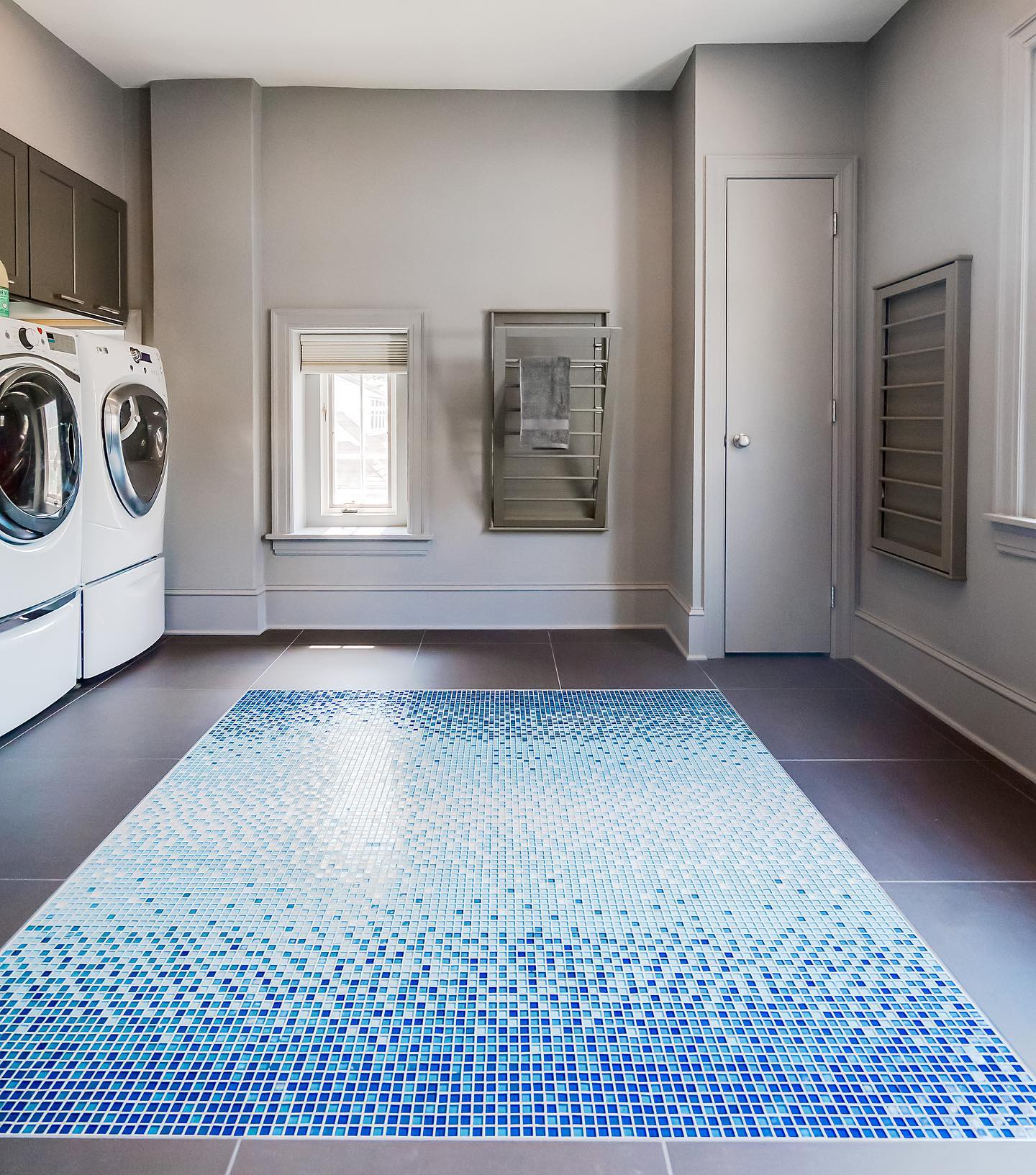 It’s all in the details, and this intricate tile detail is just a small example of how important it is to us to make sure a job is done the way our clients envision.
.
.
.
.
.
.
.
Photography: @lindamcmanusimages
#thebethanygroup #construction #phillycontractor #homedesign #loveyourhome #home #design #customhome #designdetails #contractor #style #smallbusinesslove #happycustomer #mainlinecontractor #luxuryhomes #sherwinwilliams #philadelphia #archdigest #bedroomdesign #loveyourhome #pennsylvaniahomes #phillysubburbs #mainlinehome #homestyle #tiledesign #tileinstallation #laundryroom #laundryroomgoals #laundrystyle #mosaictiles