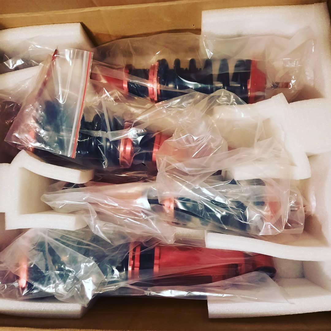 Got a set of ebay coilovers for the miata build
#mazda #miata #mx5 #car #carporn #buildcomeingsoon #build #manual #manualtransmission #savethemanuals #jdm #convertible #red #suspension #coilovers #ebay