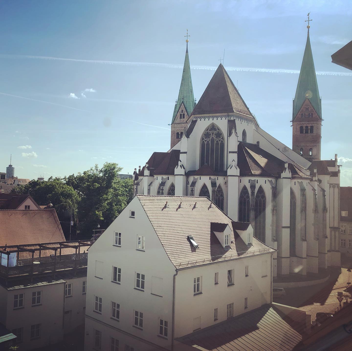 Am kommenden Wochenende sind wir gleich zweimal in Augsburg zu hören!
Samstag, 03.07.2021, 18:00
Abendmusik Cantate Domino im Augsburger Dom
Chiara Margarita Cozzolani - Salmi Vespertini
Teilnahme ohne Anmeldung möglich
Eintritt frei - Spenden erbeten
Sonntag, 04.07.2021, 10:00
Pontifikalamt zum Ulrichsfest in der Basilika St. Ulrich & Afra
Girolamo Frescobaldi - Missa sopra l‘aria della Monica
Teilnahme nur mit Anmeldung im Pfarrbüro St. Ulrich und Afra:
ulrichsbasilika@bistum-augsburg.de; Tel. 0821 345560
Herzliche Einladung!
#auxantiqua #cantatedomino #ulrichswoche #cozzolani #frescobaldi #bistumaugsburg #augsburg #augsburgcity #aux