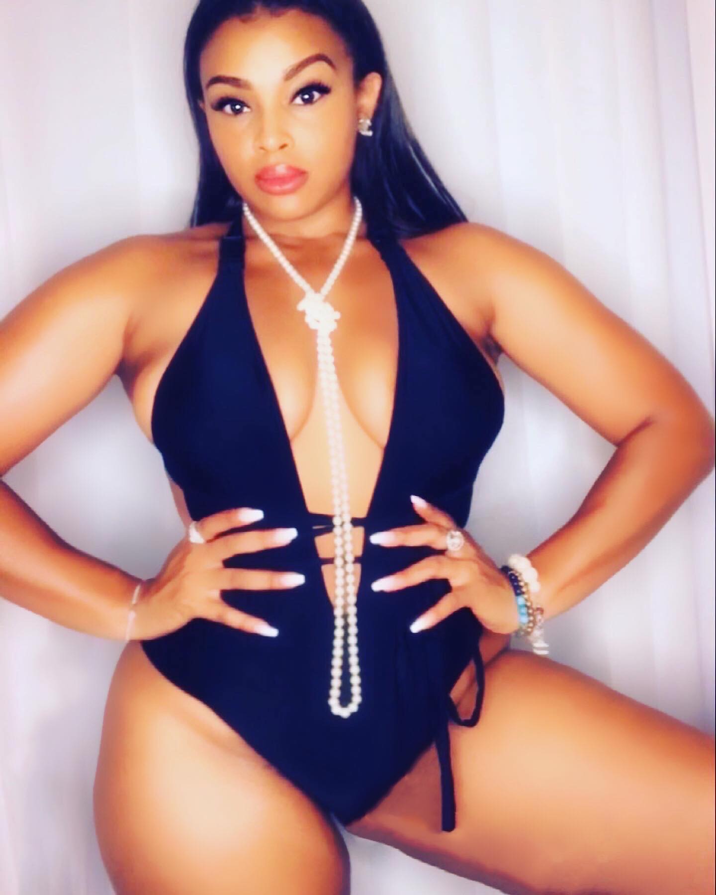 When She’s Beautiful Physically, Mentally, Soulfully... 💎👑
💄 @chanel.beauty
@agentprovocateur
@chanelofficial
@tiffanyandco
.
.
.
.
#strikeapose #pose #her #body #potd #instagood #instapic #atrudeity #goddess #deity #love #nnl #asé #bossbabe #beautiful #prettygirls #blackgirlmagic #shesmagic #1111 #zen #win #intuitionismysuperpower #wap #esaperra #model #boss #jillofalltrades #formation #instamood #lovealways