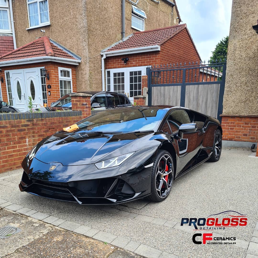 Absolutely stunning #lamborghini #Huracan in for a 3 year ceramic ready for Goodwood festival of speed on Sunday 👌🏻👌🏻👌🏻
#cfcaccredited #coatingfarm #ceramic
📆 Book today
📞 07511041762
📧 Info@proglossdetailing.co.uk
💻 Www.proglossdetailing.co.uk