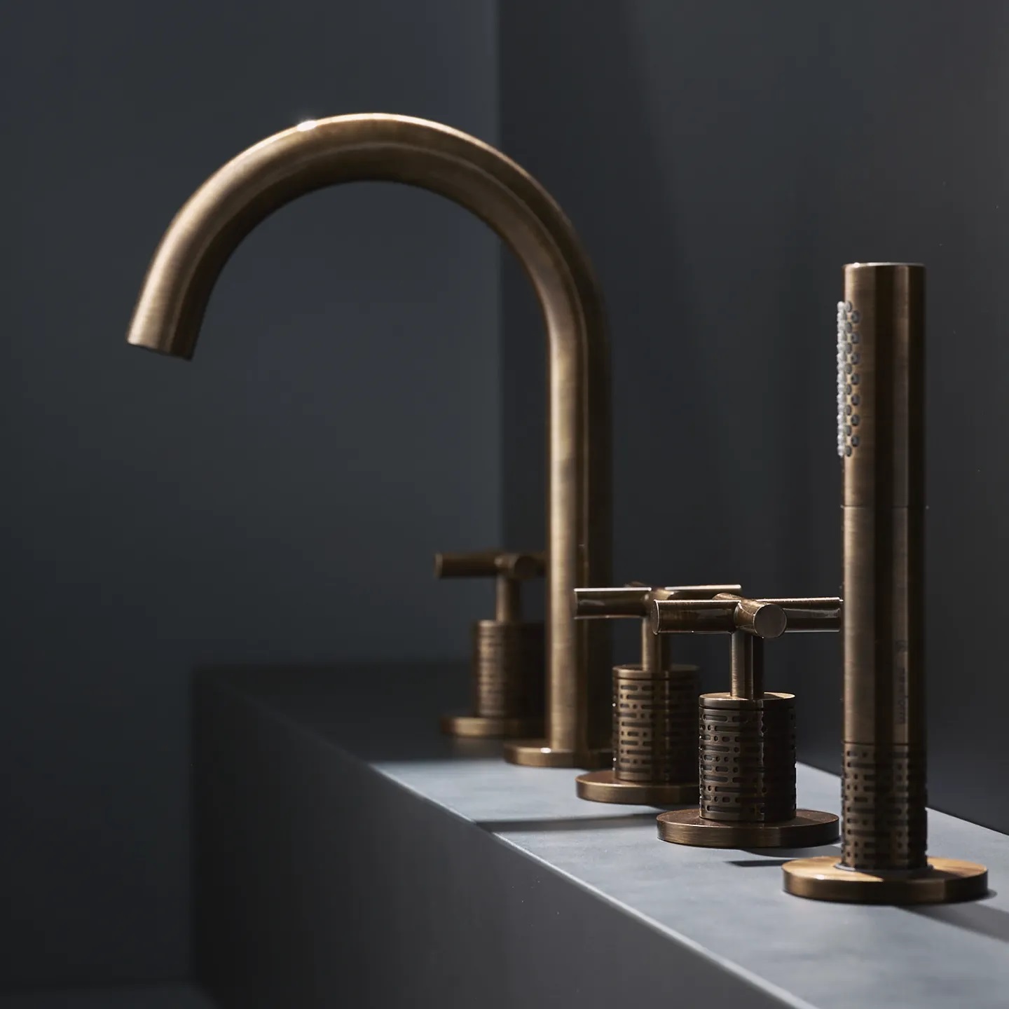 Newform BLINK: Beauty, Quality and Value. Contact us for details.
Timeless elegance expressed in versatile and modern collection. A classic cross handle widespread is updated to practical and glitz-free substance. A perfect balance of thickness proportions in a clean look.
#newform #exquisitebathrooms #exquisite #luxurybathrooms #blink #quality #value