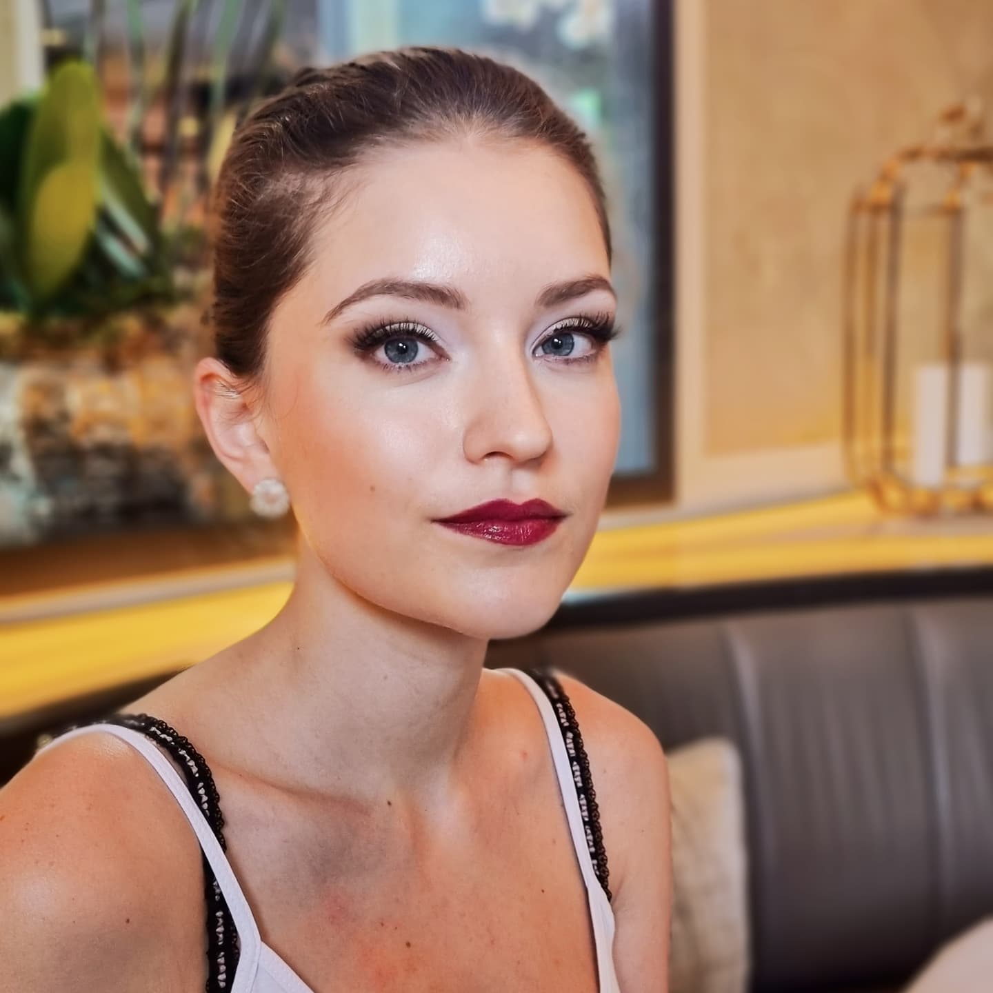 The beautiful @auradsf. Makeup and hair by me. A very natural look but kinda sophisticated for a new campaign. Can't wait to show you the other pics!! #naturalmakeup #sophisticated #classyoutfit #hairdo #mobilemakeupartistinlondon