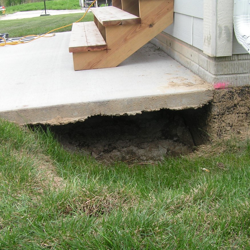 Have a void under a concrete slab? Don’t let it become home to critters or cause damage to your expensive concrete, fill that void! We offer void fill services no just on exterior problems like this, but, also on interior floors that are sinking due to voids.
www.corsairconcretelifting.com or 3378886748
#lakecharlesla #beaumonttx #lafayettelouisiana