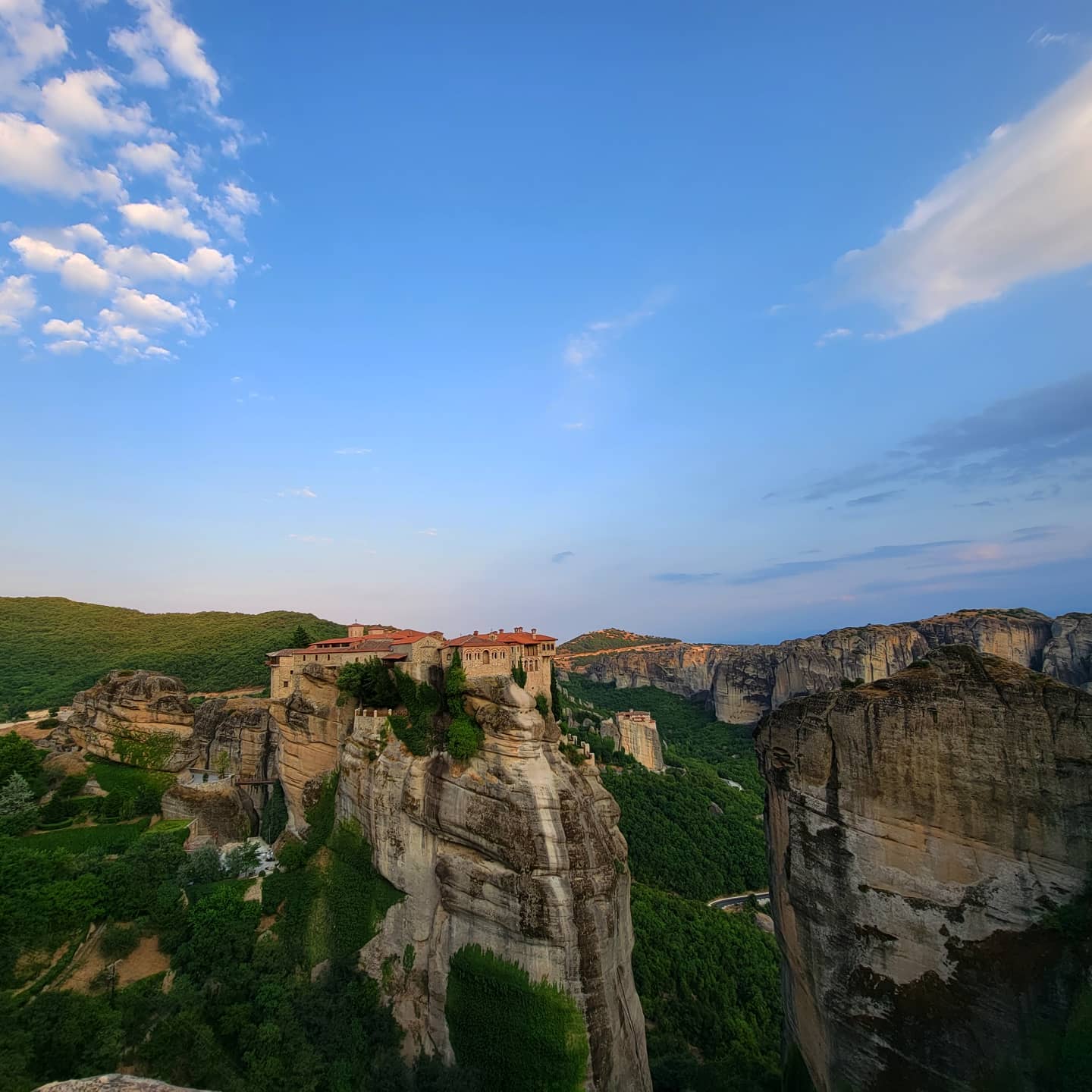 Mountain tops #greece #monastary #meteora #meteoragreece #mountain #mountaintop #summer #goodlandtravel #4yearsinthemaking #worththewait