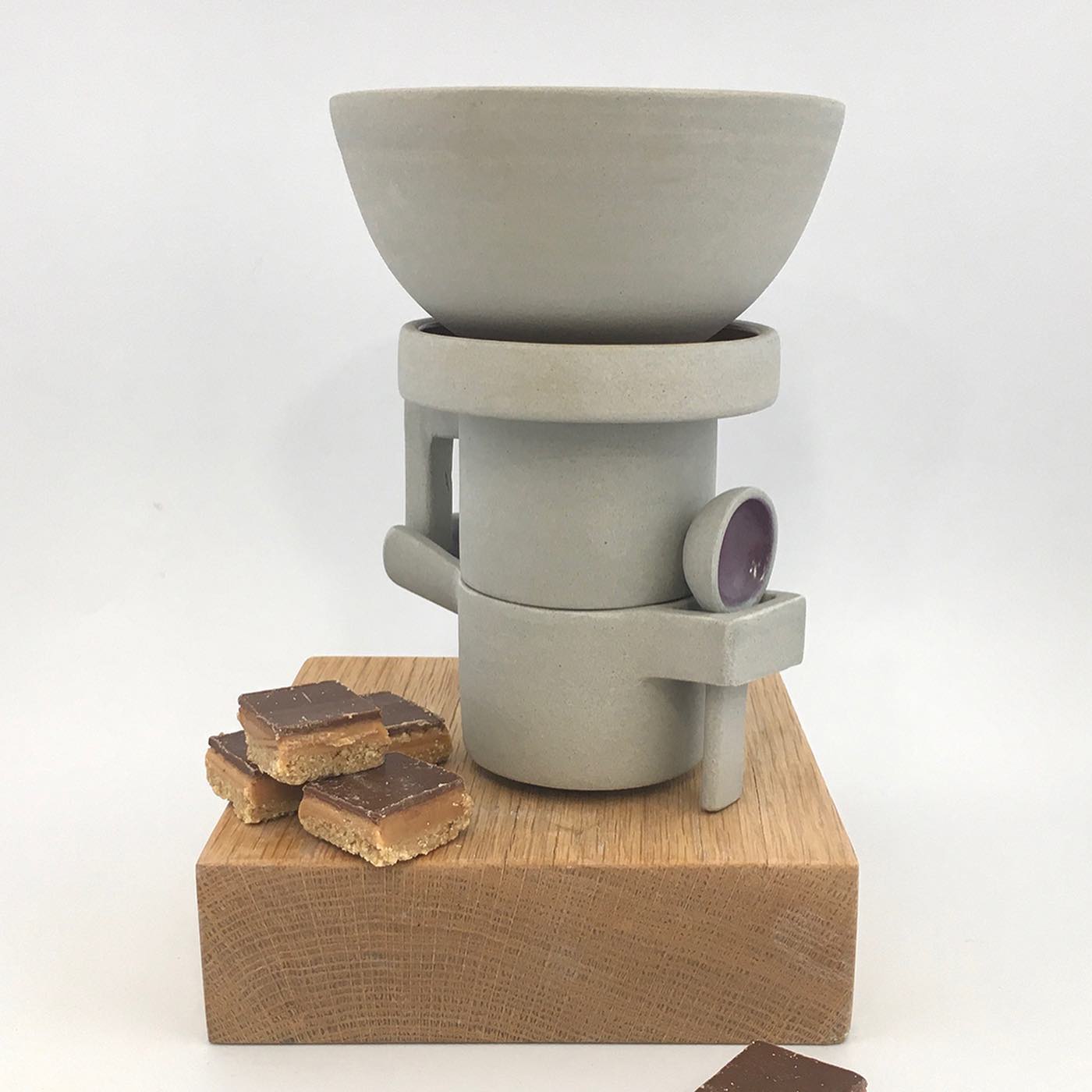 Happy Monday everyone! Today’s been another glazing day as I am still finishing a few stacked towers like this 16.5 cm ht. ‘Strasse Cafe Con Leche Snack Tower for One’. Coming along to @craftfestival Bovey Tracey in September, this piece is Inspired by concrete water towers and is ideal for people who love their morning shot of coffee. This guy comes with a jug and spoon so perfect for macchiato fans. Swipe to see it unpacked or visit my shop for more details. ##wheelthrown #pottery #architecture #watertower #contemporaryceramics #modernism #brutalistarchitecture #towers #tapas #foodie #foodstyling #tableware #breakfast #modernism #breakfast #contemporaryart #designermakeruk
#handmade #kitchenstyling #brutalceramics #handmadeinwales #famfamily @findamaker