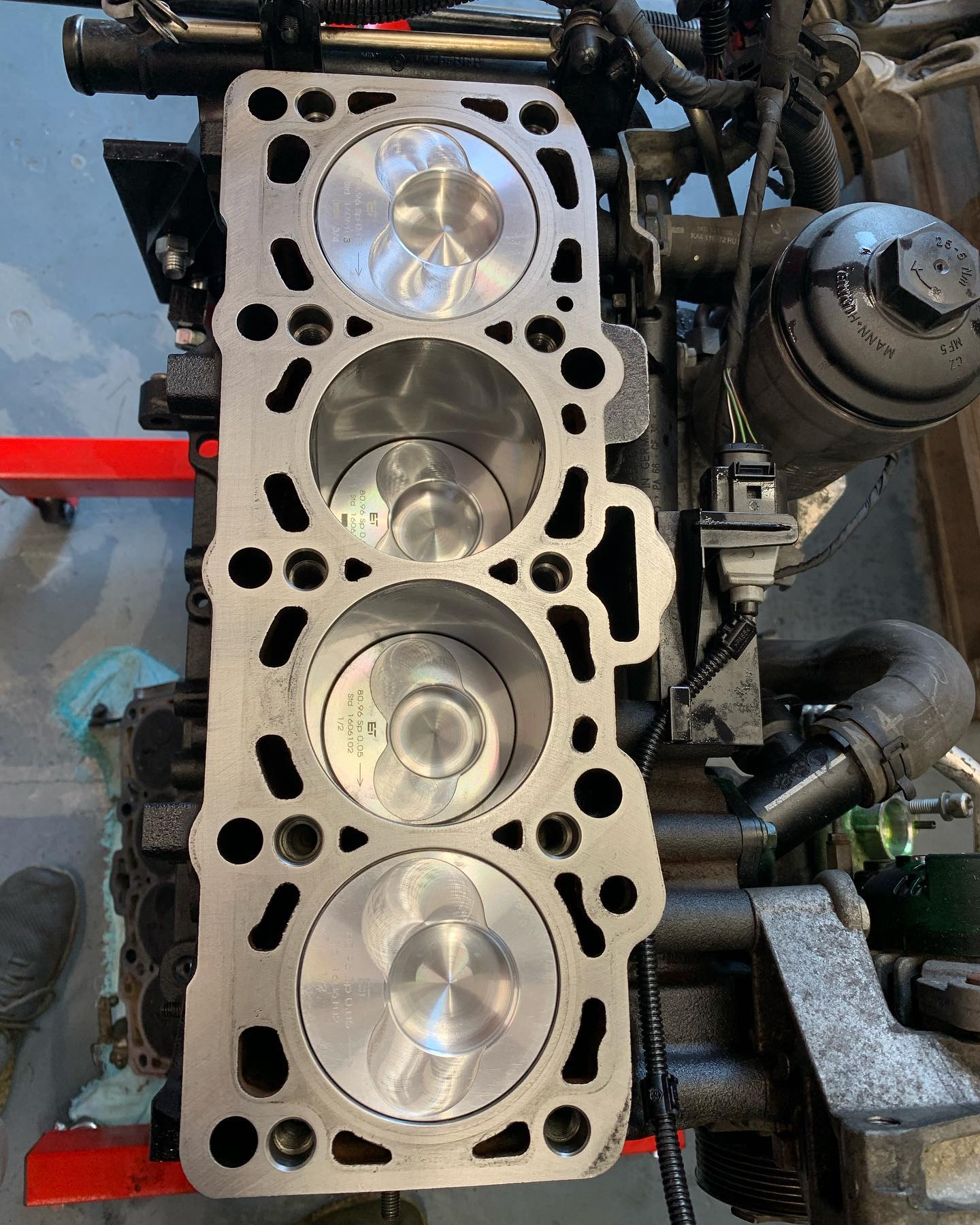 New pistons 2.0 Tdi BMM
.
#audi #audia3 #tdi #diesel #dieselpower #work #mechanic #instagramphoto #car #auto #instagram #instamood #dpfoff #egroff