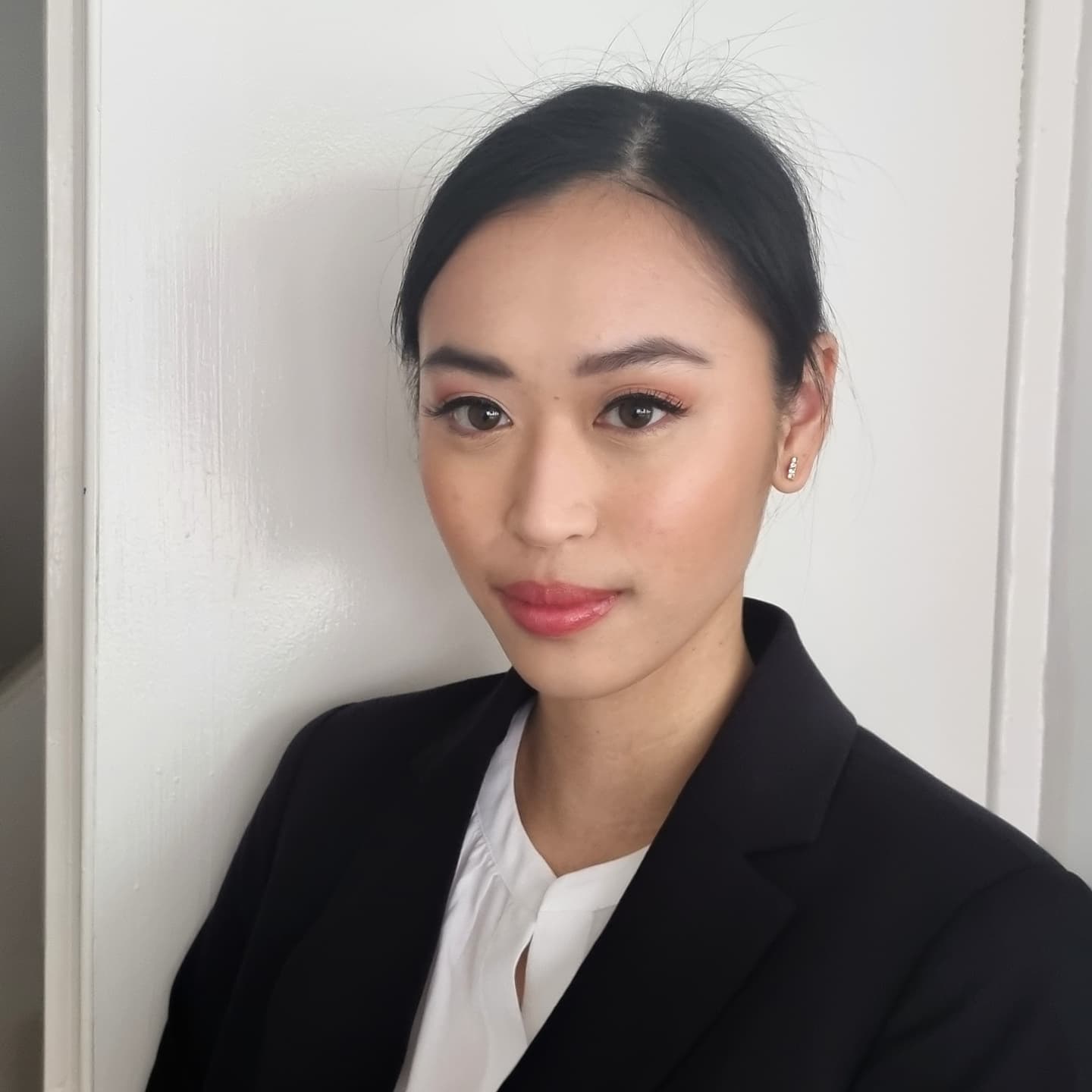 Congratulations to my customer Hamizah for her graduation!🥰
For her I've created a nice glowy natural skin but still with a touch of glam ❤ #makeup #graduationday #mobilemakeupartistinlondon #glowyskin #naturalmakeup #koreanfashion