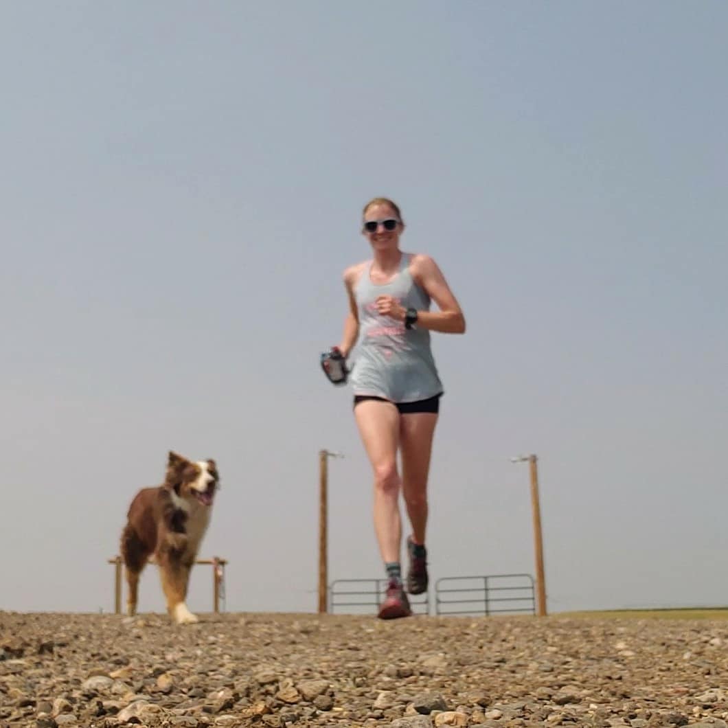 I did a fun little 🤣 workout this morning testing out some UCAN products. I ran 12 miles, but broke it up with a 2000 meter row at mile 4 and 12. I mixed the energy drink with a little orange LMNT for added sodium and tried the salted peanut butter bar (which was really good). Felt great the entire time! I liked breaking up the run a little too. Thanks for the samples!
#ucan #ucanenergy #runningdietitian #momrunner #runnermom #fuelyourrun