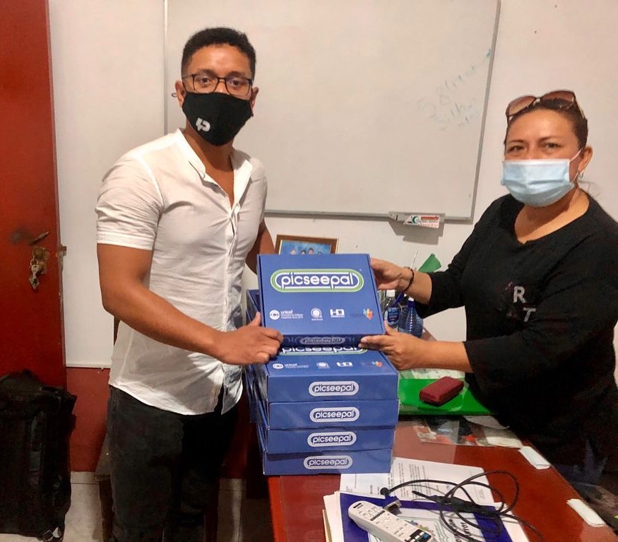 Entrega de herramientas educativas para @cebeiquitos donativo de @nikaprojectorg
@perucano se complace con este tipo de acciones que suman valor a la comunidad!
.
.
.
.
.
.
#ojoperucano #iquitos #peru #usa #educación #picseepal