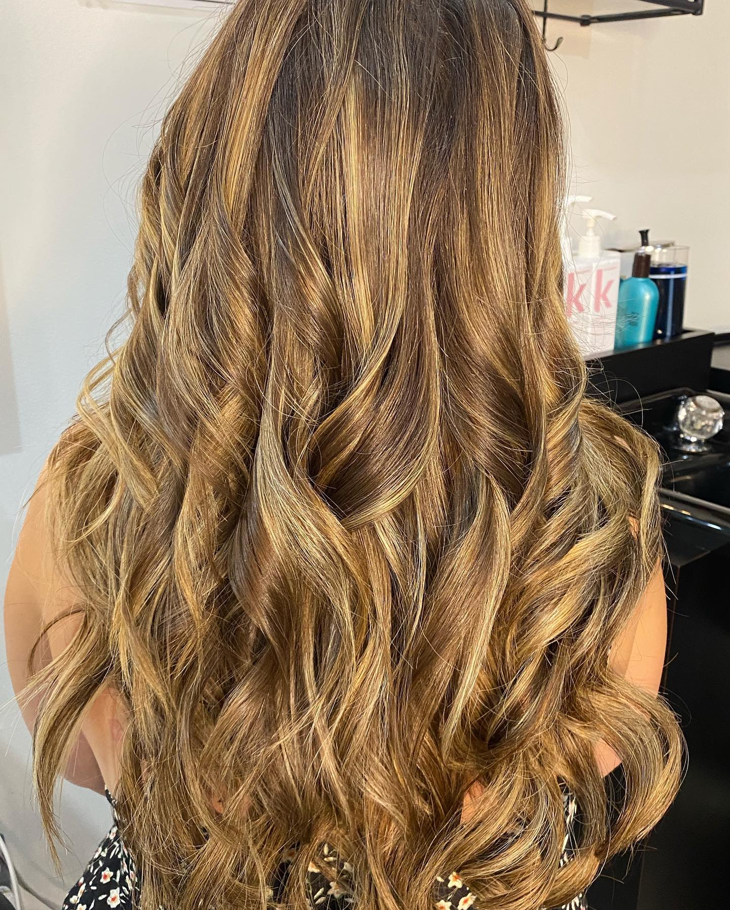 Custom made halo hair extension using 4 different colors. #halohairextensions, #hairextensionsnewyork, #hairextensionsnyc, #handtiedweftextensions, #hairextensionsalon, #hairextensionist, #hairextensionspecialists, #hairextensionssalon