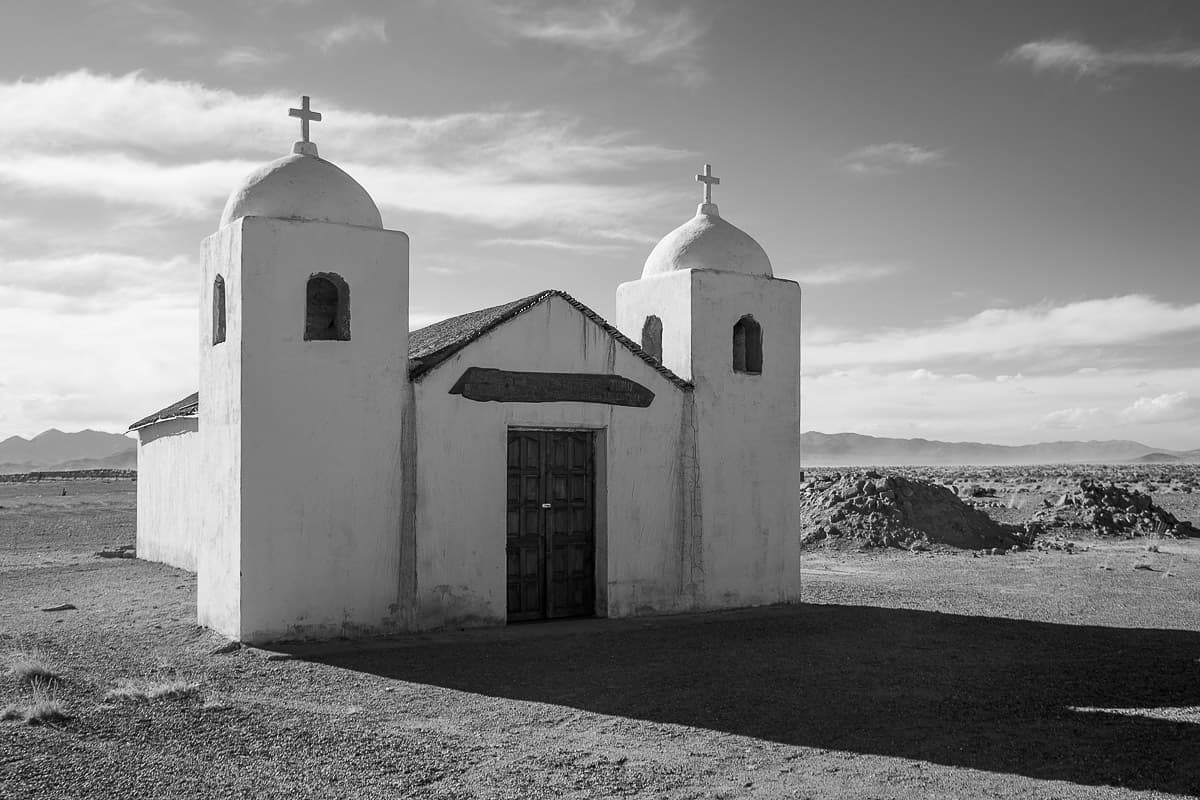 Junto al paisaje de cubiertas que publique anteriormente encontramos está capilla en honor a San José, en el paraje de Aguas Blancas, en el medio del paisaje desértico en el camino entre Purmamarca y Susques, pasando las salinas. Cada kilómetro se pueden encontrar casitas vacías que son utilizadas por la población nómada que habita la zona.
San Jose chapel in Aguas Blancas, road to Susques, Jujuy Argentina. 2013
Available on @opensea link on profile.
#nftphotography #nfts #nftcommunity #landscape #opensea #ethereum