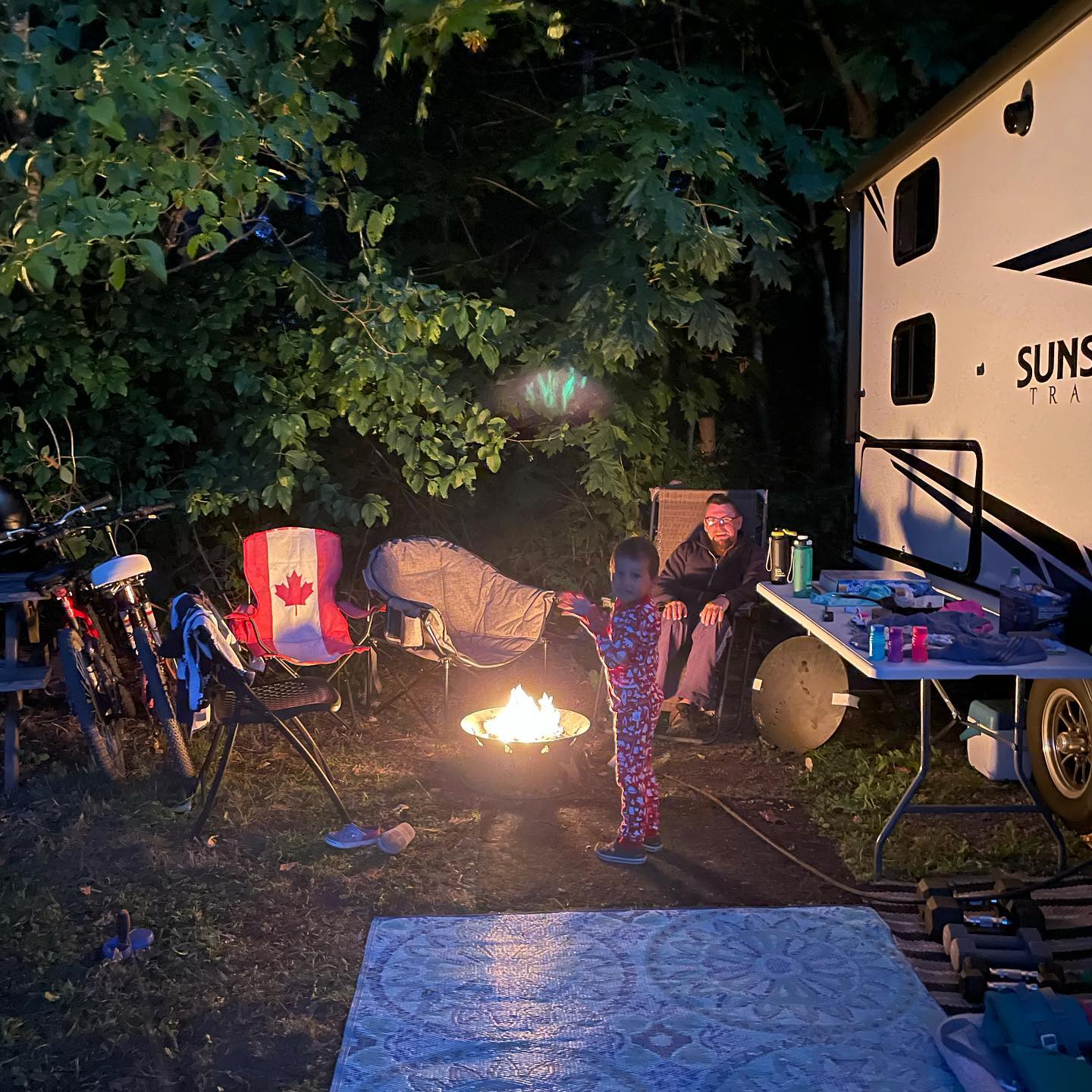 Moonlight and Campfires, it’s our specialty! #eveningmoon #propanefirepit #firesafe #camping #fieldsandrivers #puntledgervcampground #welcometoawesome #familycampingatitsfinest #tourismcourtenay #indigenoustourism