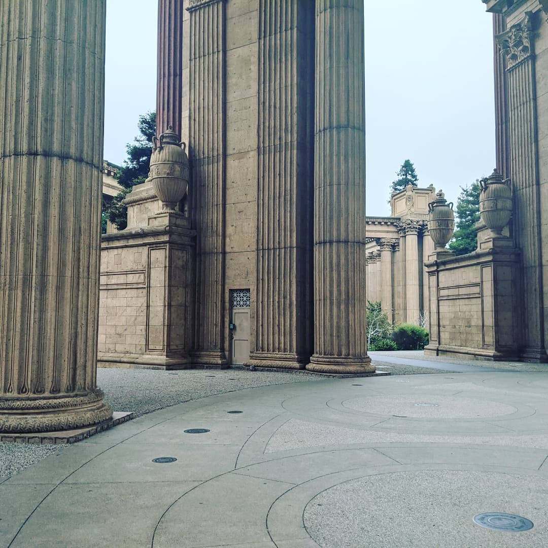 Apparently, the only way to have the #palaceoffinearts to yourself is to get married on a weekday at 9 a.m. Just please be kind and bring your musician a cup of hot coffee ;)