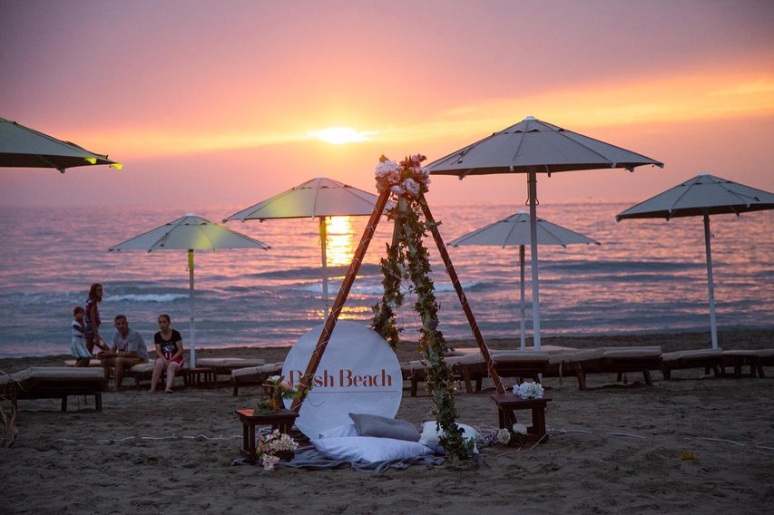 **Posh Beach Grand Opening **
@enedatarifa
@inesmemisharaj
@albanaleka
@jolie_event
@panther_albania
@posh.lounge
#poshbeach#grandopening#inauguration#beach#summer#spille#albania#drinks#music#livemusic#violin#cocktails#sunset#seaside#sand#goodtimes#posh