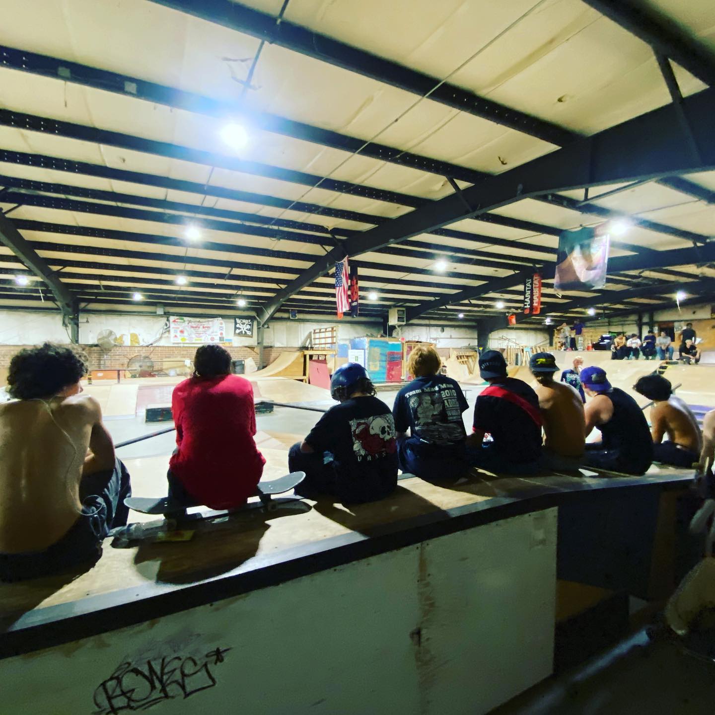 We met SO MANY amazing people tonight. Thank you for letting us hang out tonight and for participating in our skate comp at @aboveboardskate. Your community is beautiful!