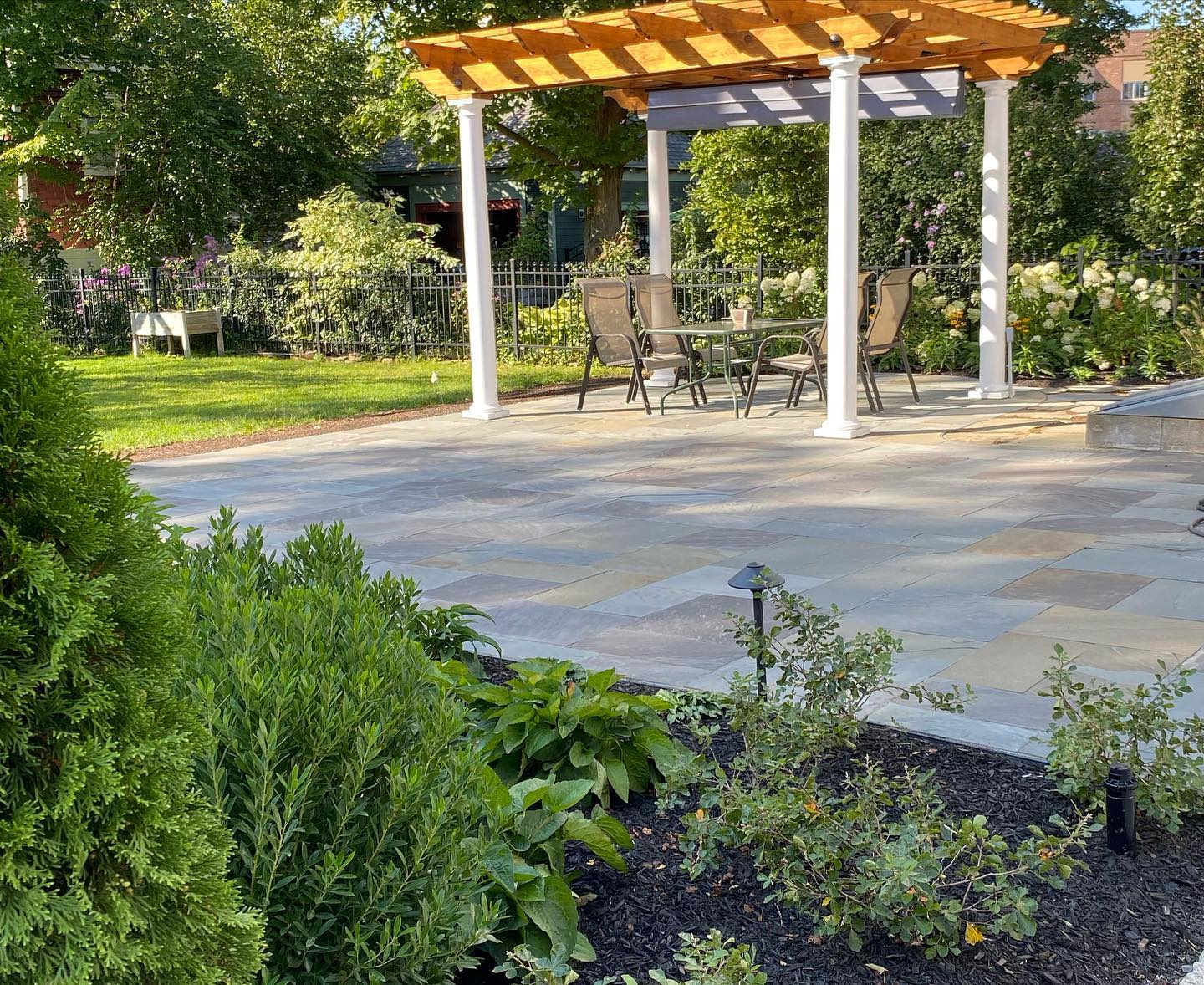 Just finished this amazing Natural Bluestone Patio , Pergola and Landscaping ✨in downtown Saratoga!
.
.
.
#saratoga #naturalbluestone #pergola #downtownsaratogasprings #lewislandscapesolutions #landscape #hardscape #flagstone #upstateny #discoversaratoga