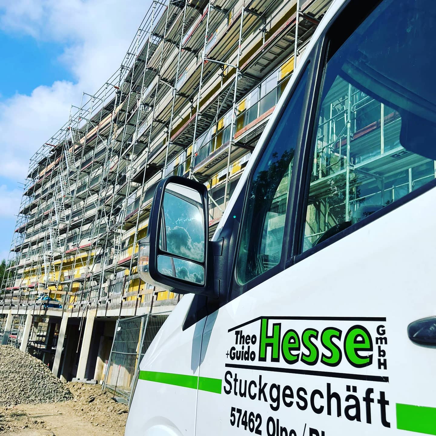 Neubau Caritas-Zentrum Wenden
#TheoundGuidoHesse #StuckgeschäftHesse #DeinStuckateurInOlpe #stuckateur #verputzer #gipser #außenputz #innenputz #stuck #WeilIhrHausUnsWichtigIst #wirgebenIhremHauseinGesicht #handwerk #teamarbeit