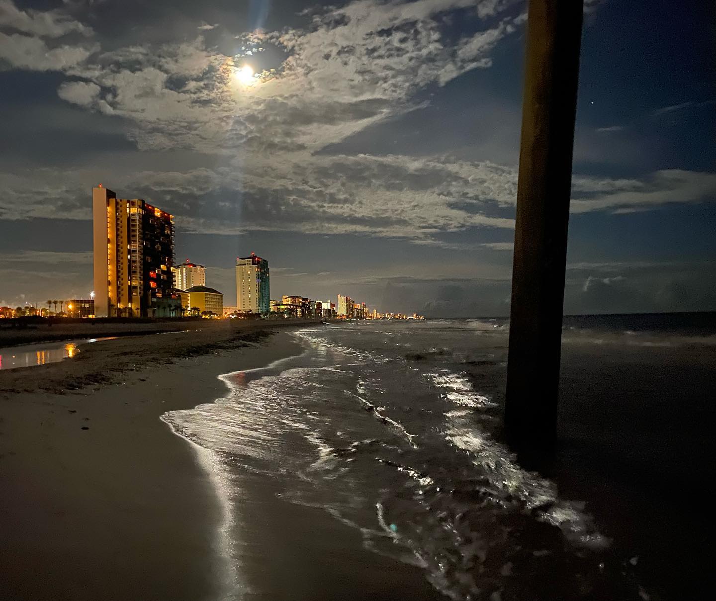 WOW!!!! Arrived at Panama City Beach tonight. Perfect white sand beaches, full moon, bath-temperature water, great friends low light mode, and silhouette shots made tonight epic. We are stoked for our Concert/Skate Comp event here on Wednesday! Only 6 more days to go until #ExtremeTour21 wraps up.